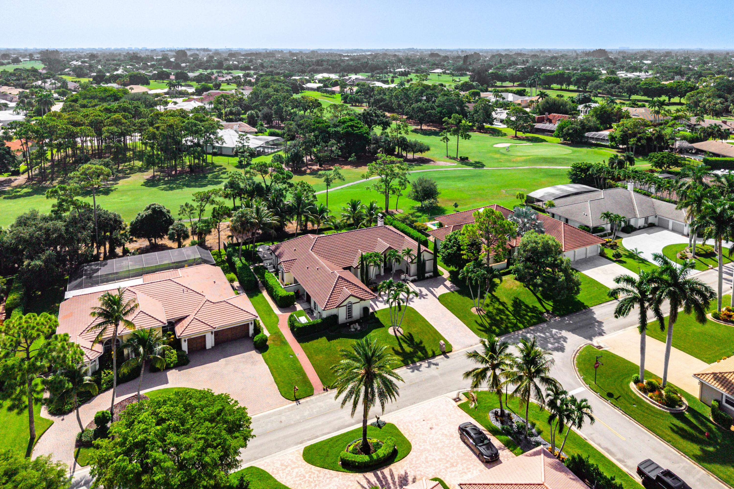 586 N Country Club Drive