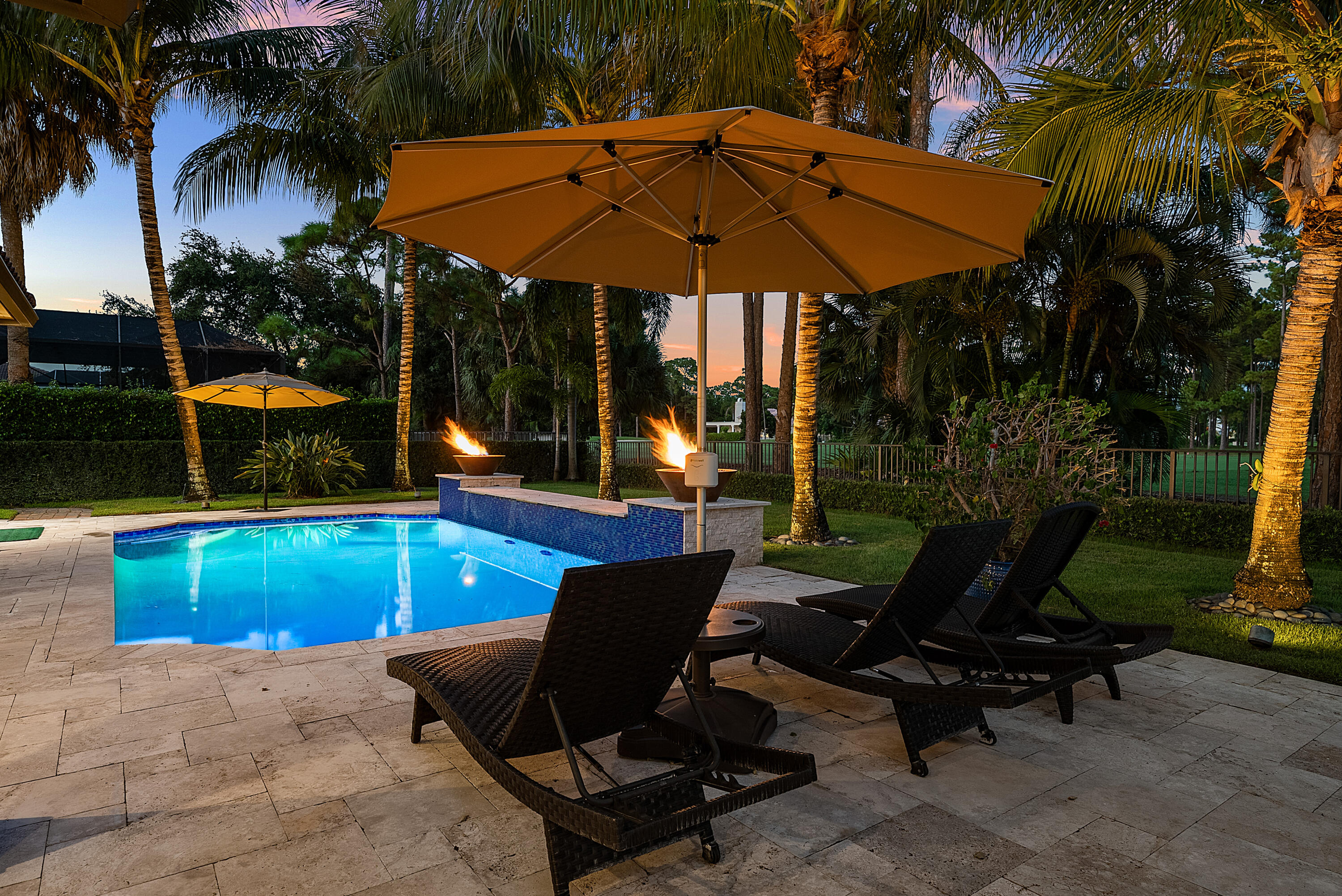 586 N Country Club Drive