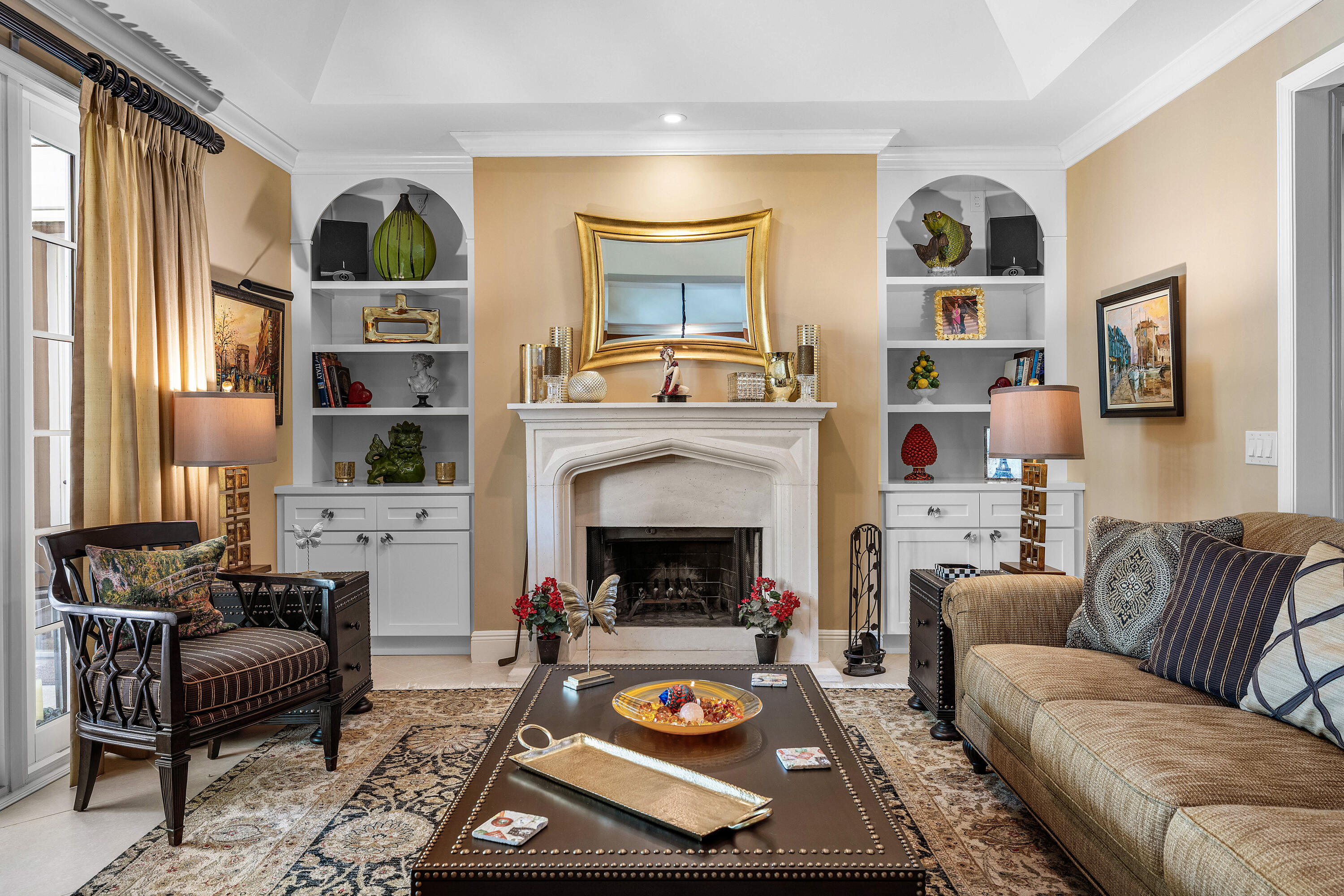 586 N Country Club Drive