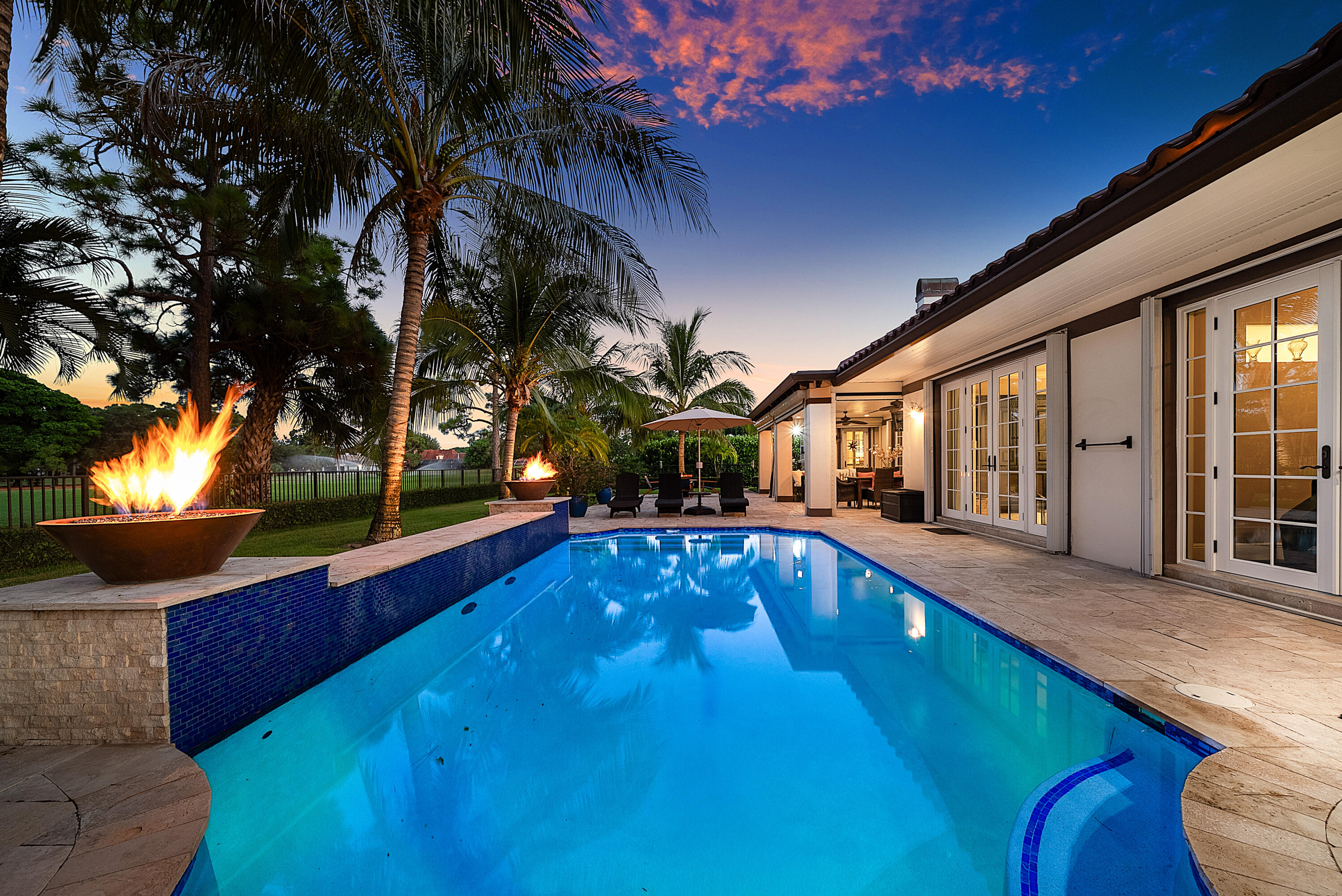 586 N Country Club Drive