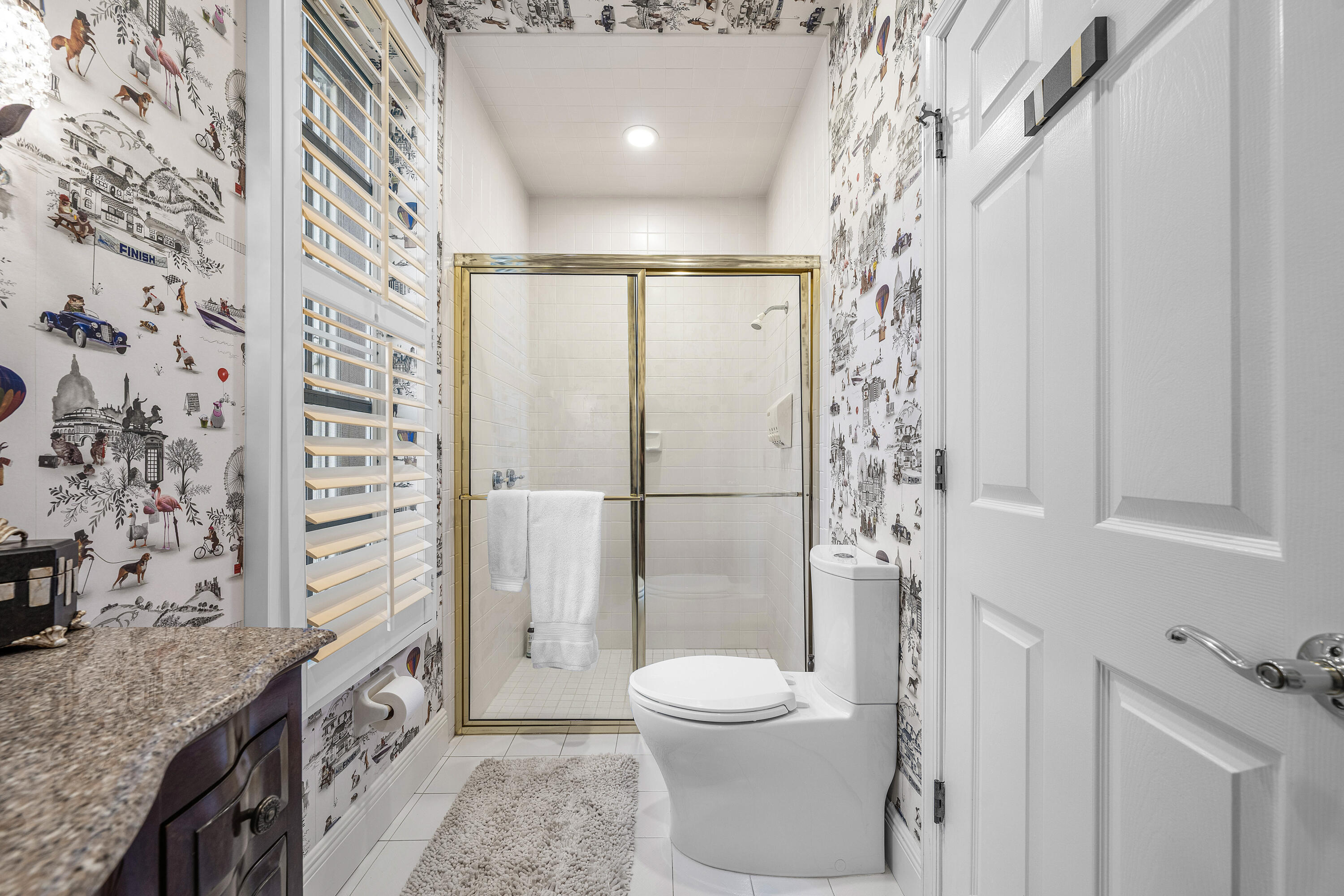 586 N Country Club Drive