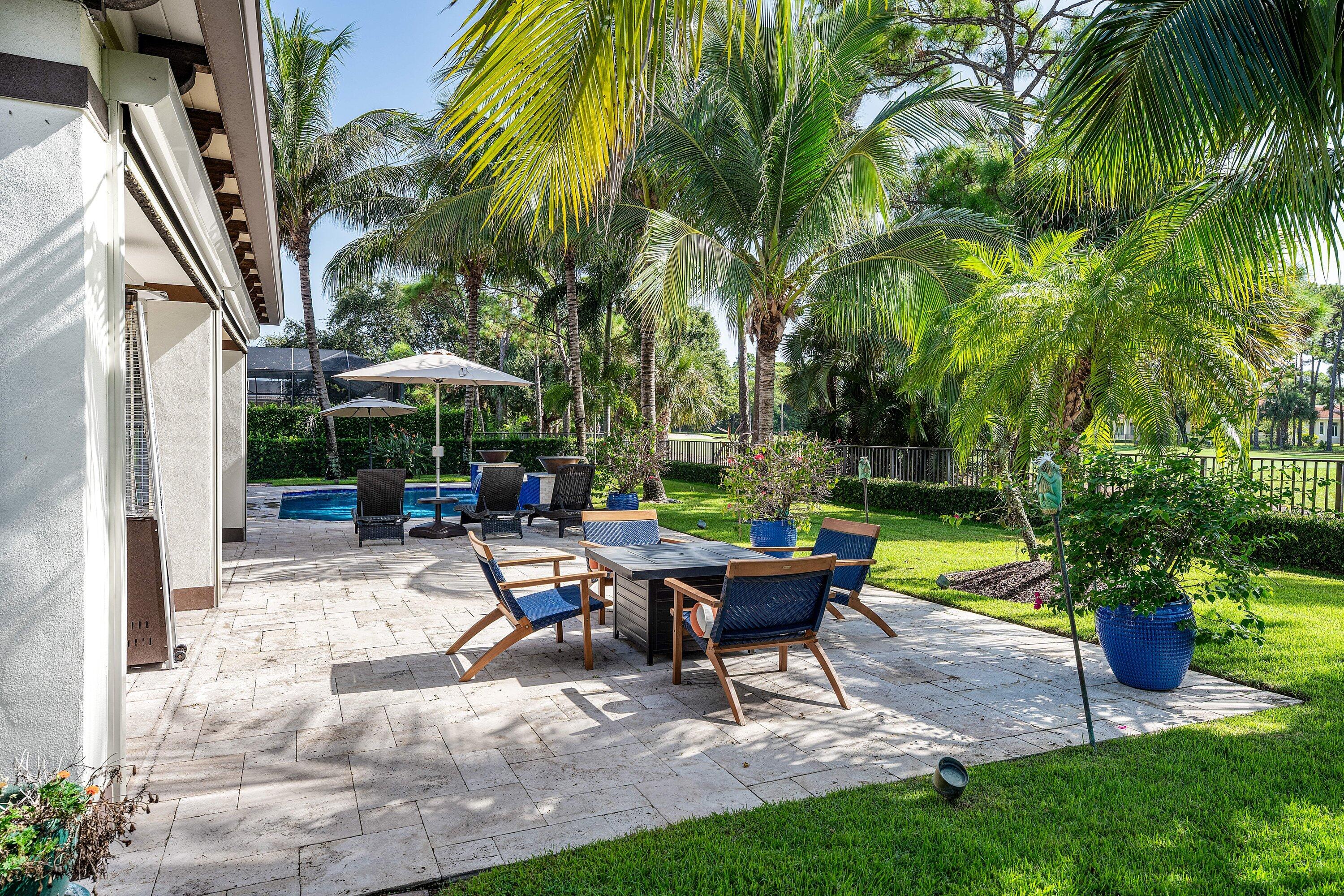 586 N Country Club Drive