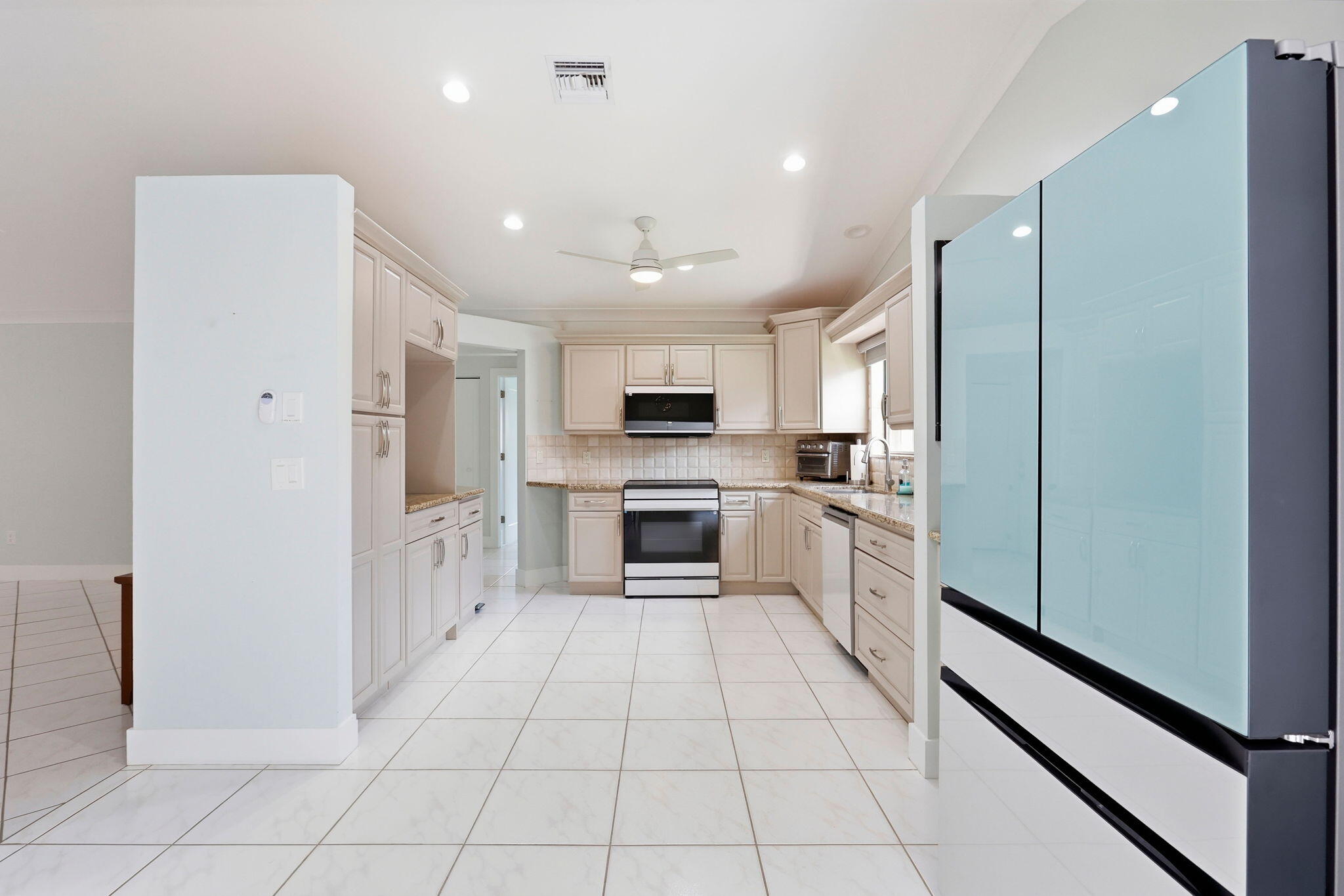 2390 NW 15TH Street NW