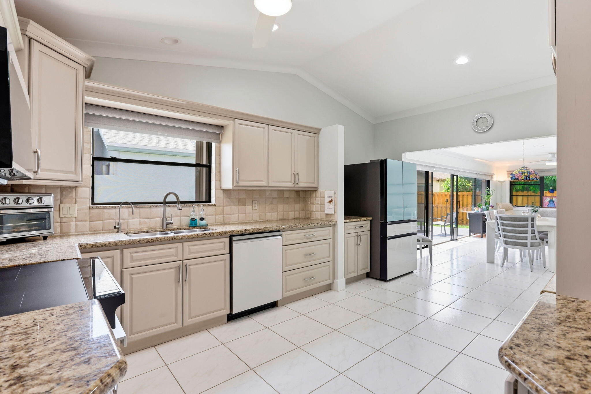2390 NW 15TH Street NW