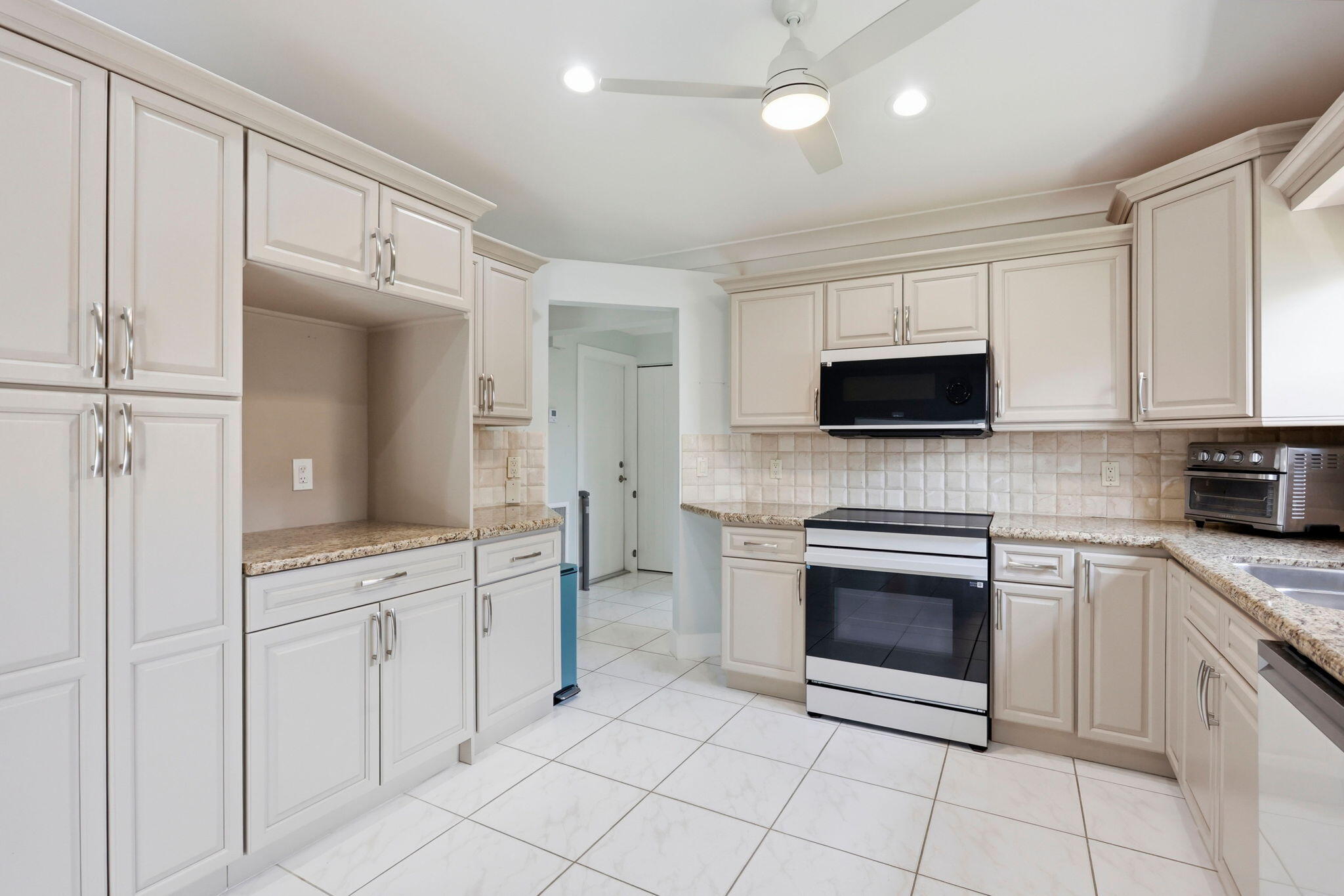 2390 NW 15TH Street NW