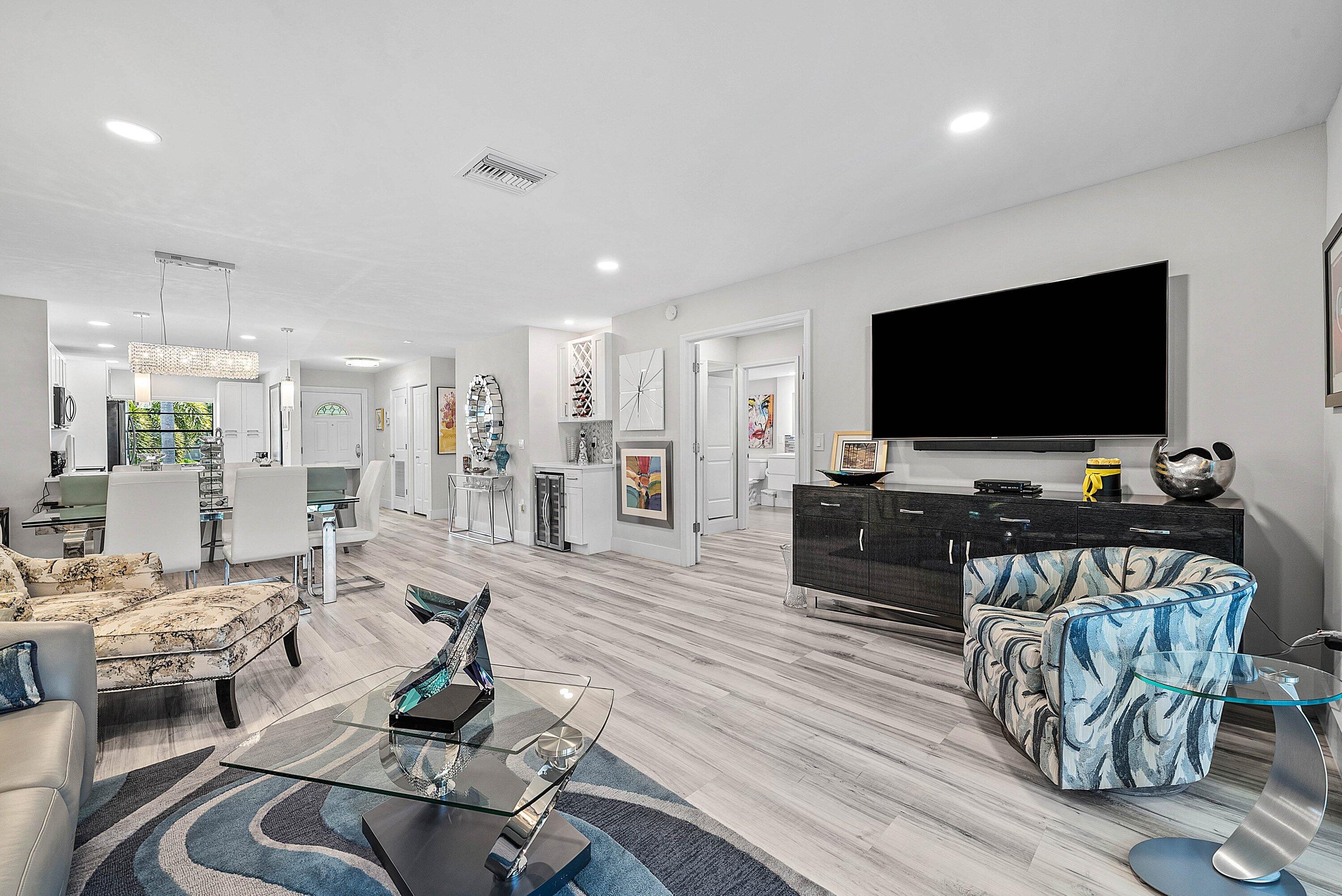 42 STRATFORD Lane W D