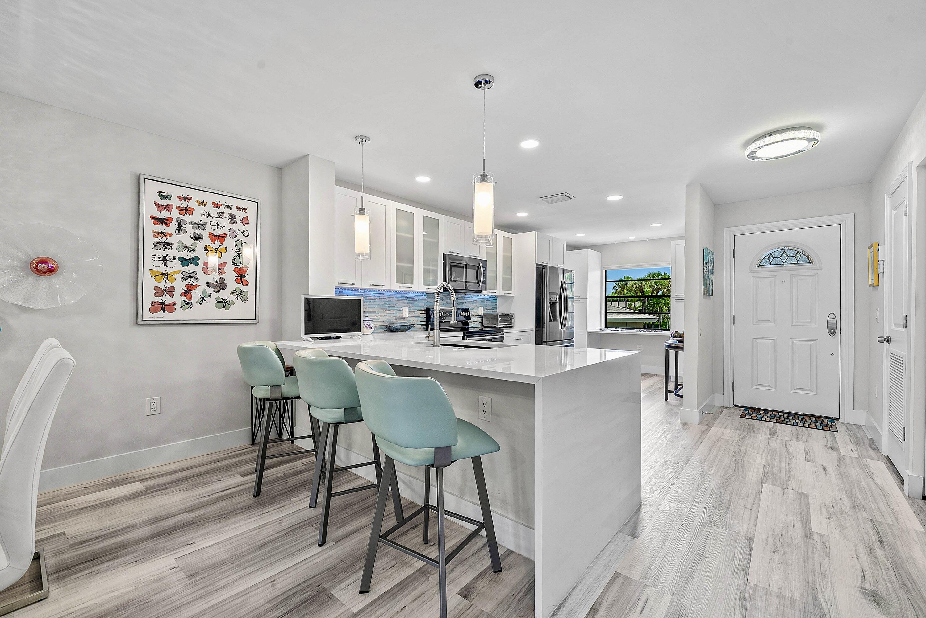 42 STRATFORD Lane W D