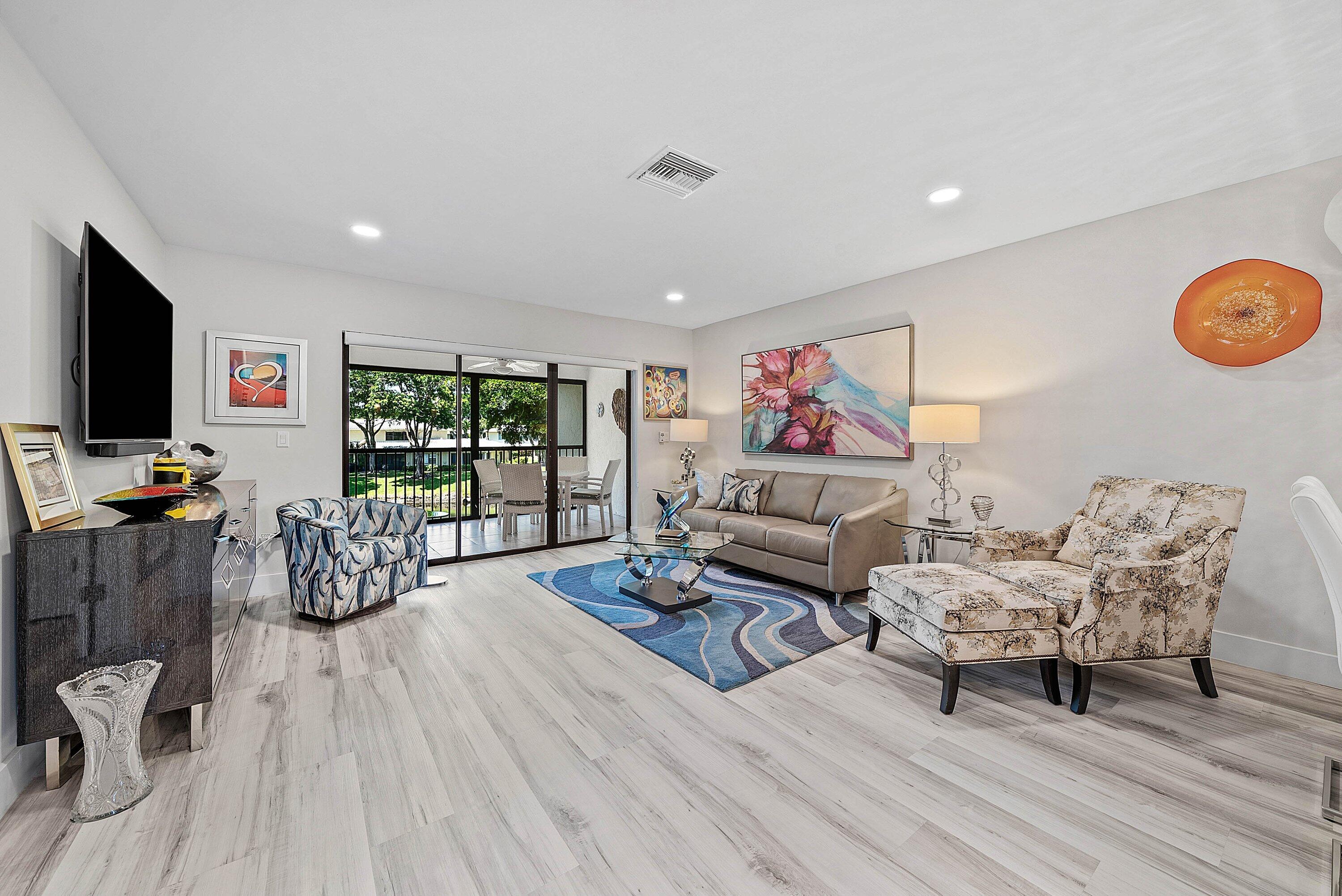 42 STRATFORD Lane W D