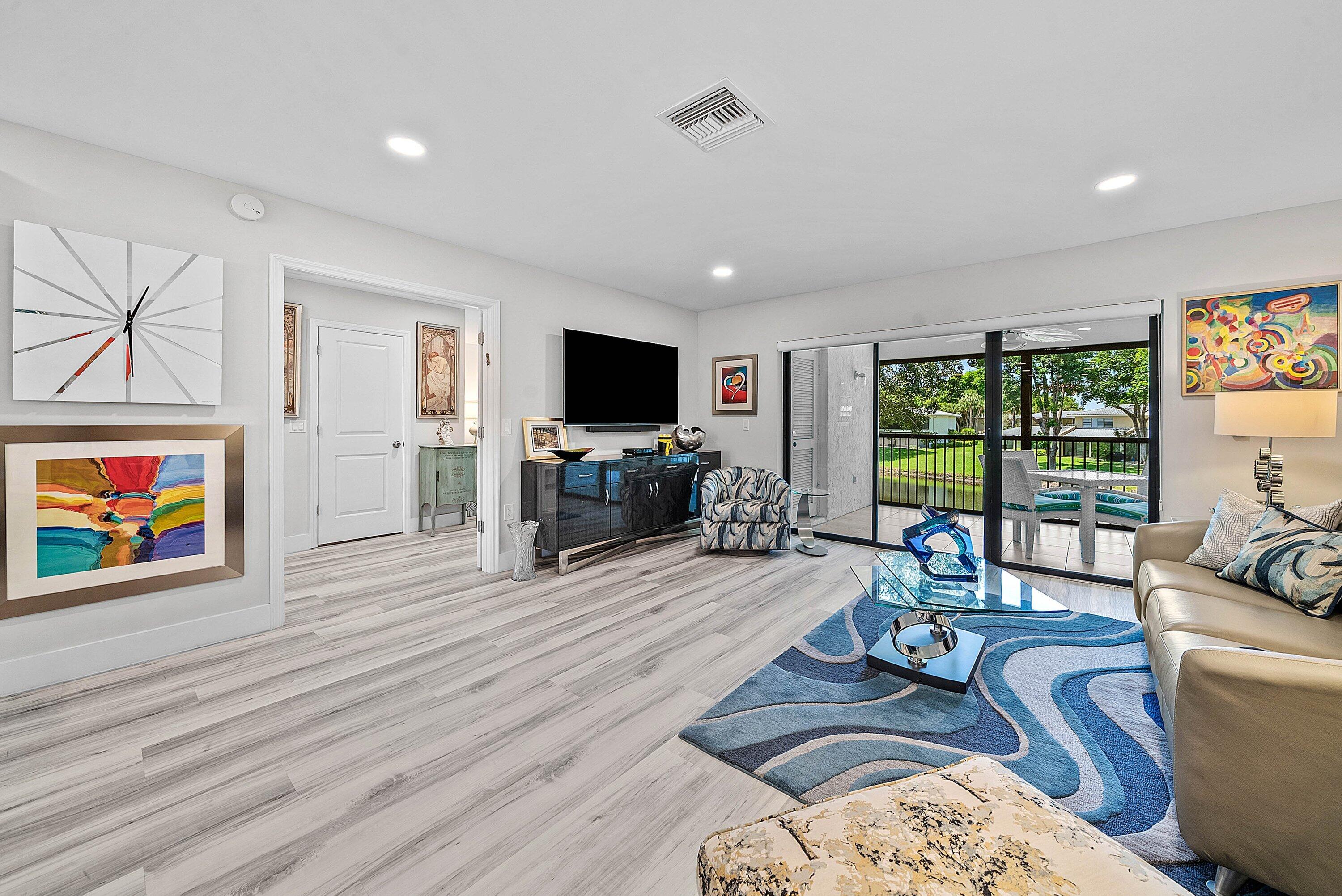 42 STRATFORD Lane W D