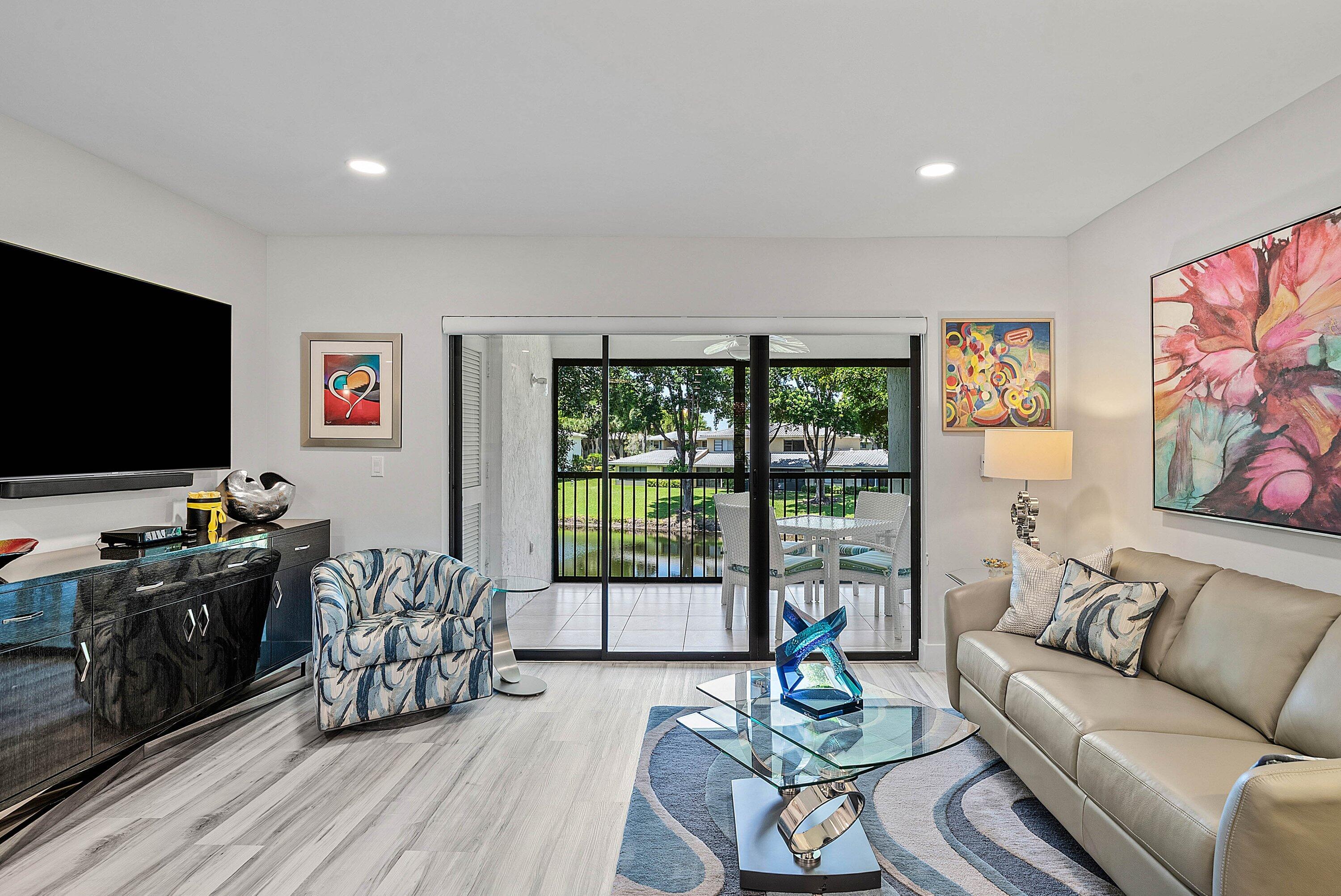 42 STRATFORD Lane W D