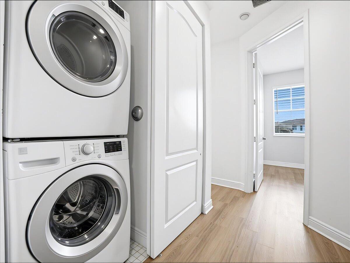 520 NW 39TH Circle