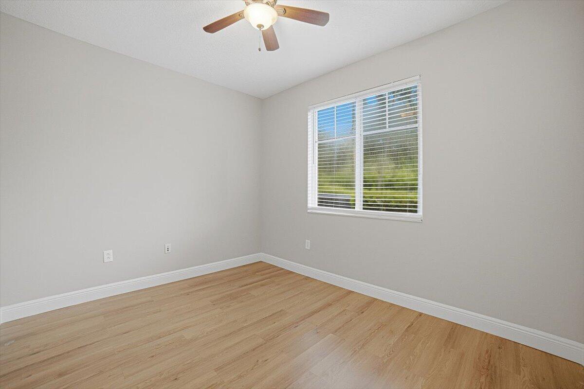 520 NW 39TH Circle
