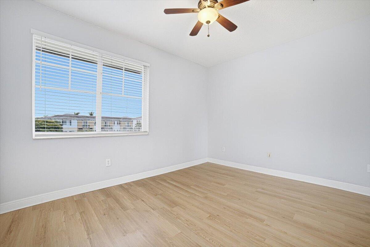 520 NW 39TH Circle