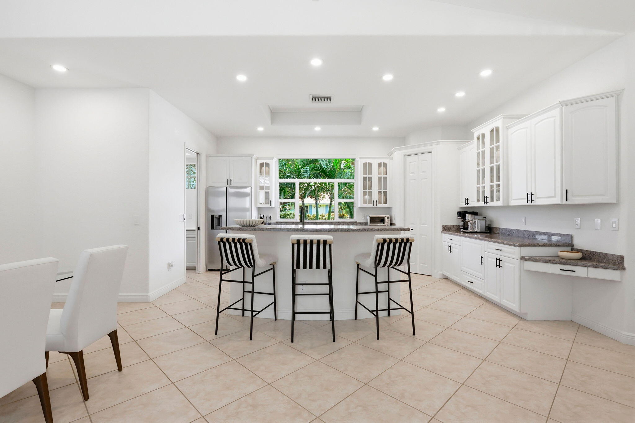950 GREENSWARD Lane