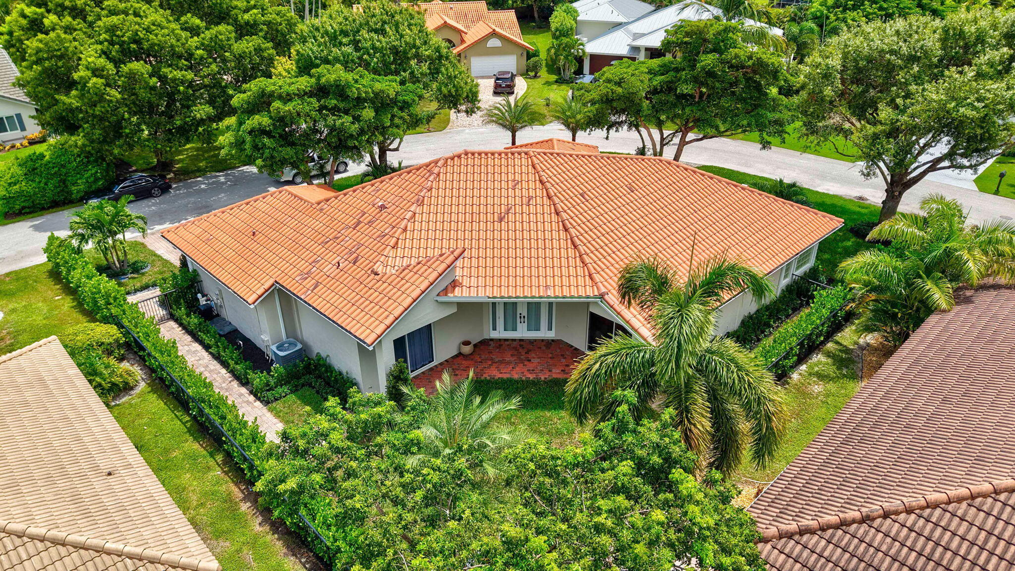950 GREENSWARD Lane