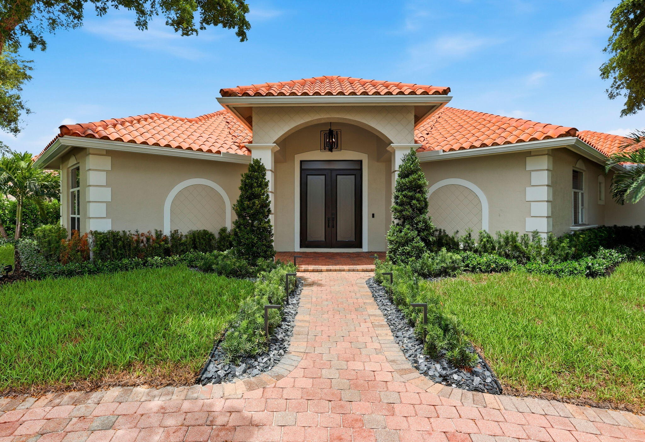950 GREENSWARD Lane