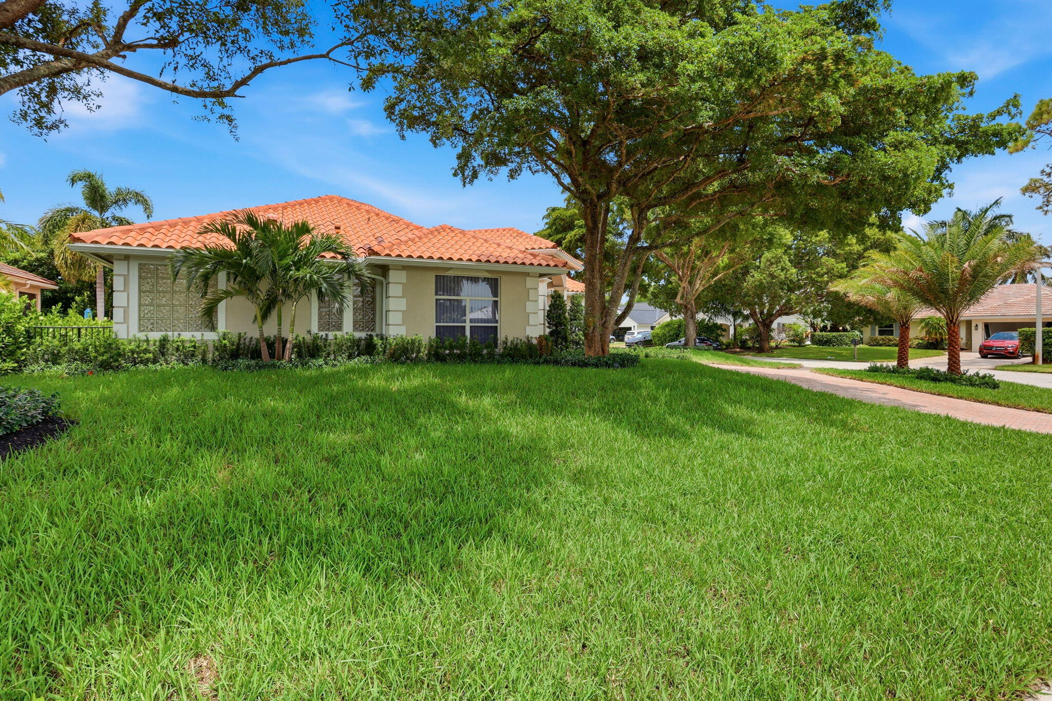 950 GREENSWARD Lane