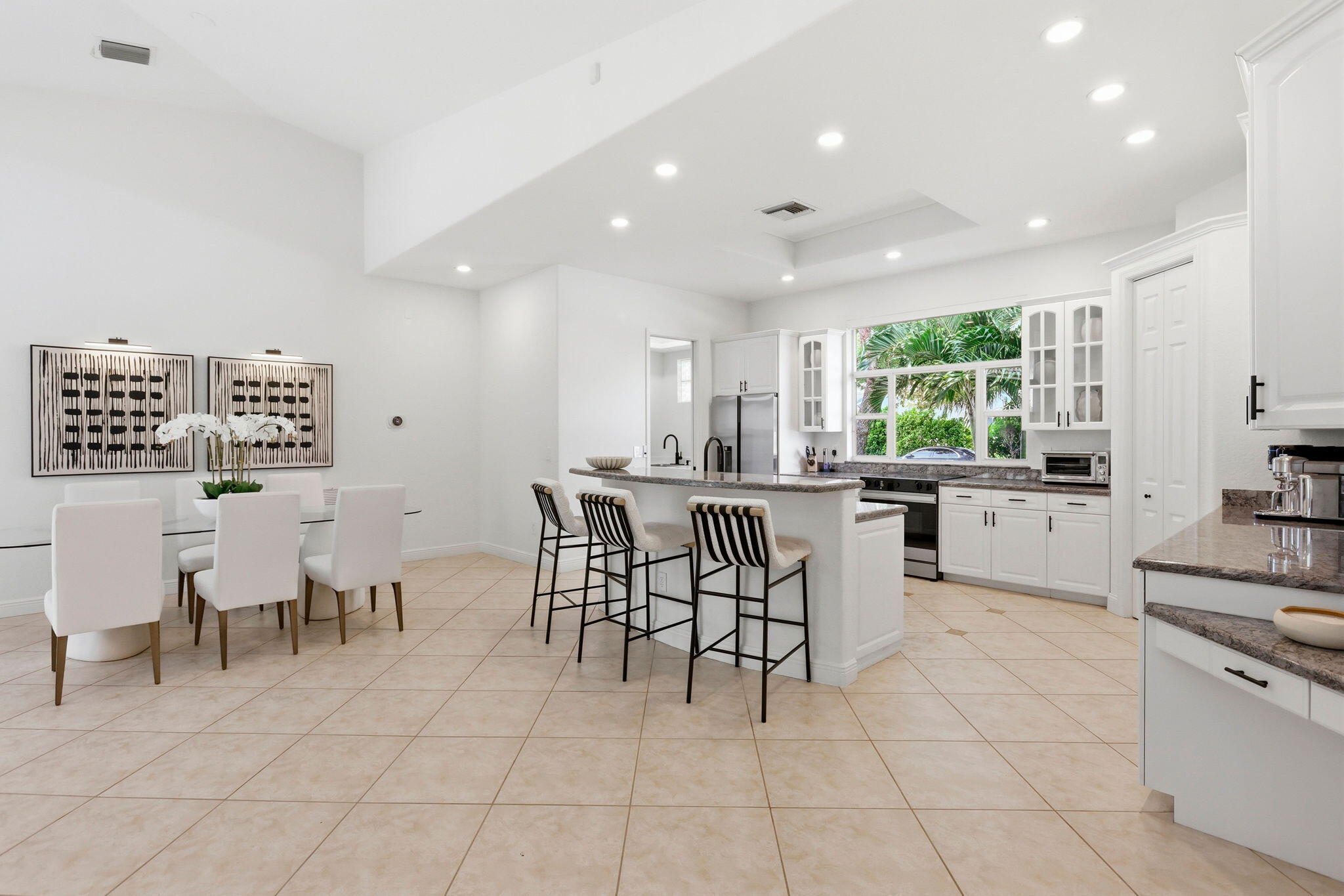 950 GREENSWARD Lane