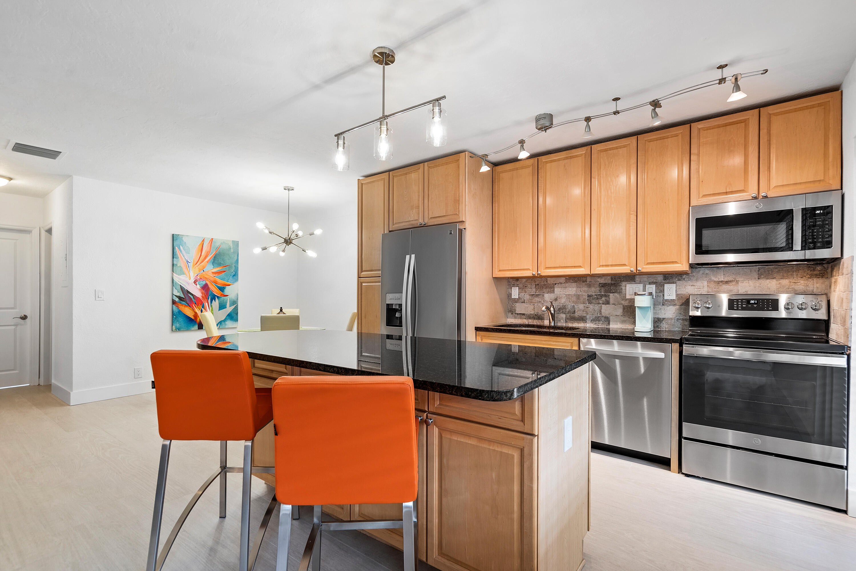 2881 NE 32ND Street 220