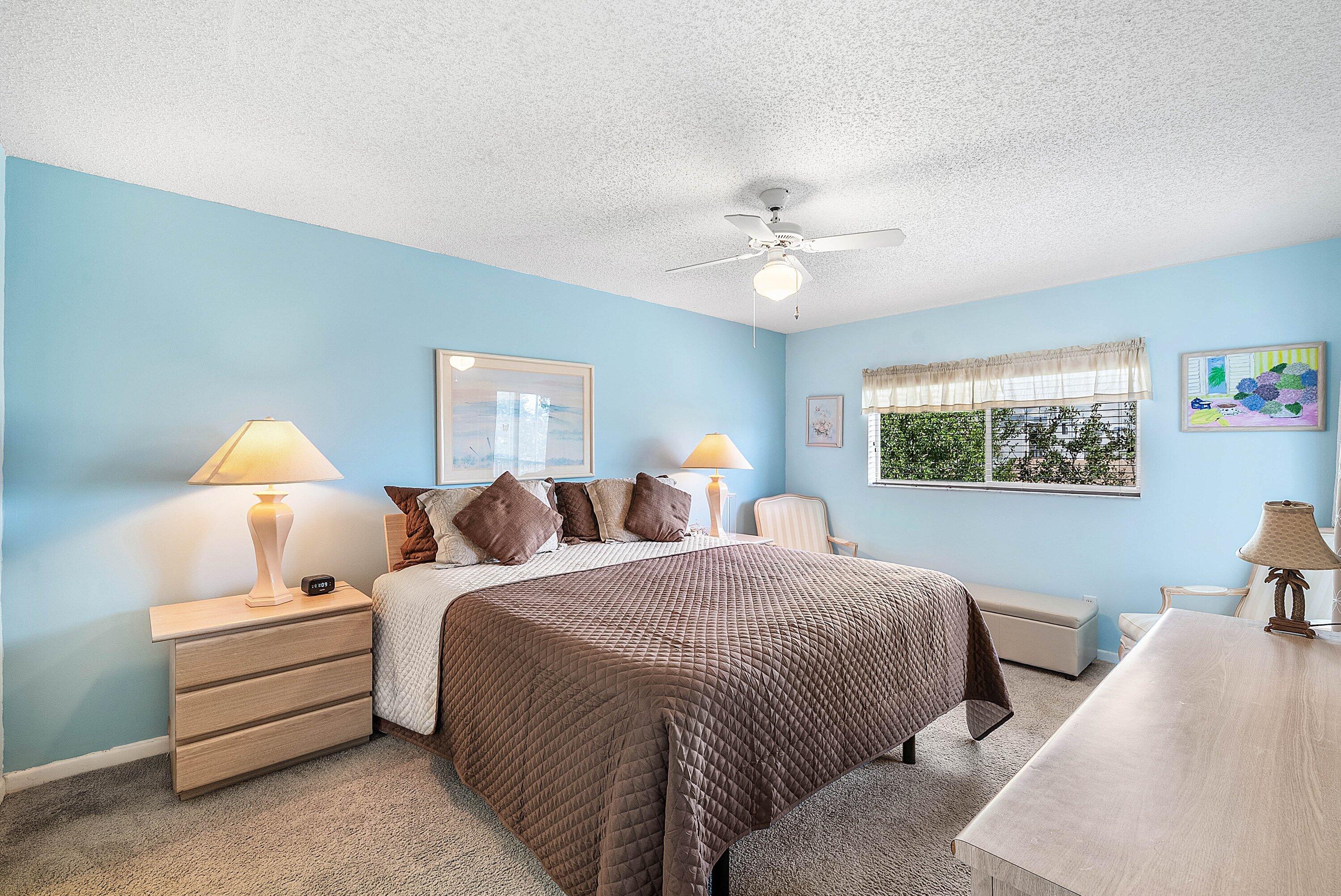 4735 LUCERNE LAKES Boulevard E 402