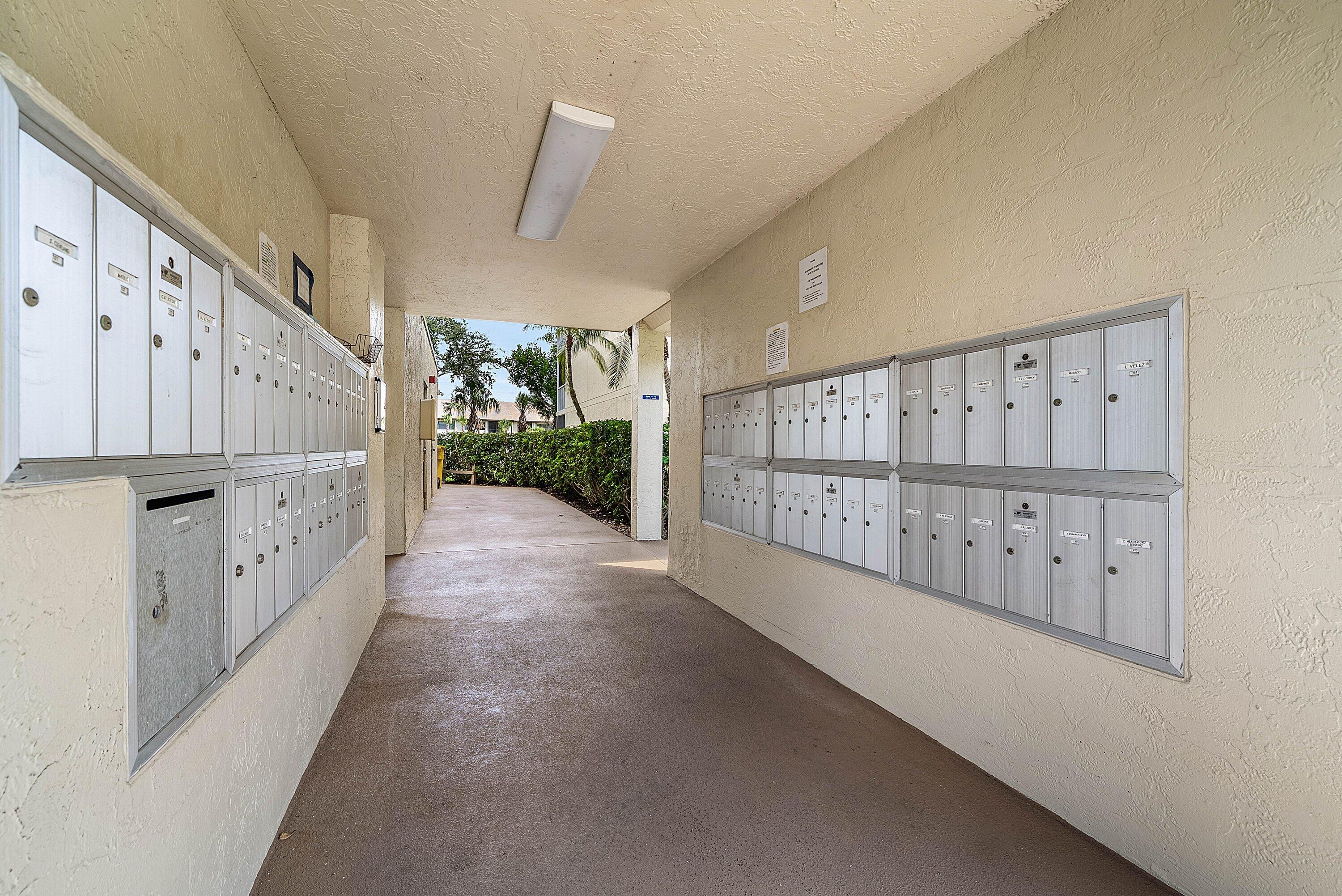 4735 LUCERNE LAKES Boulevard E 402
