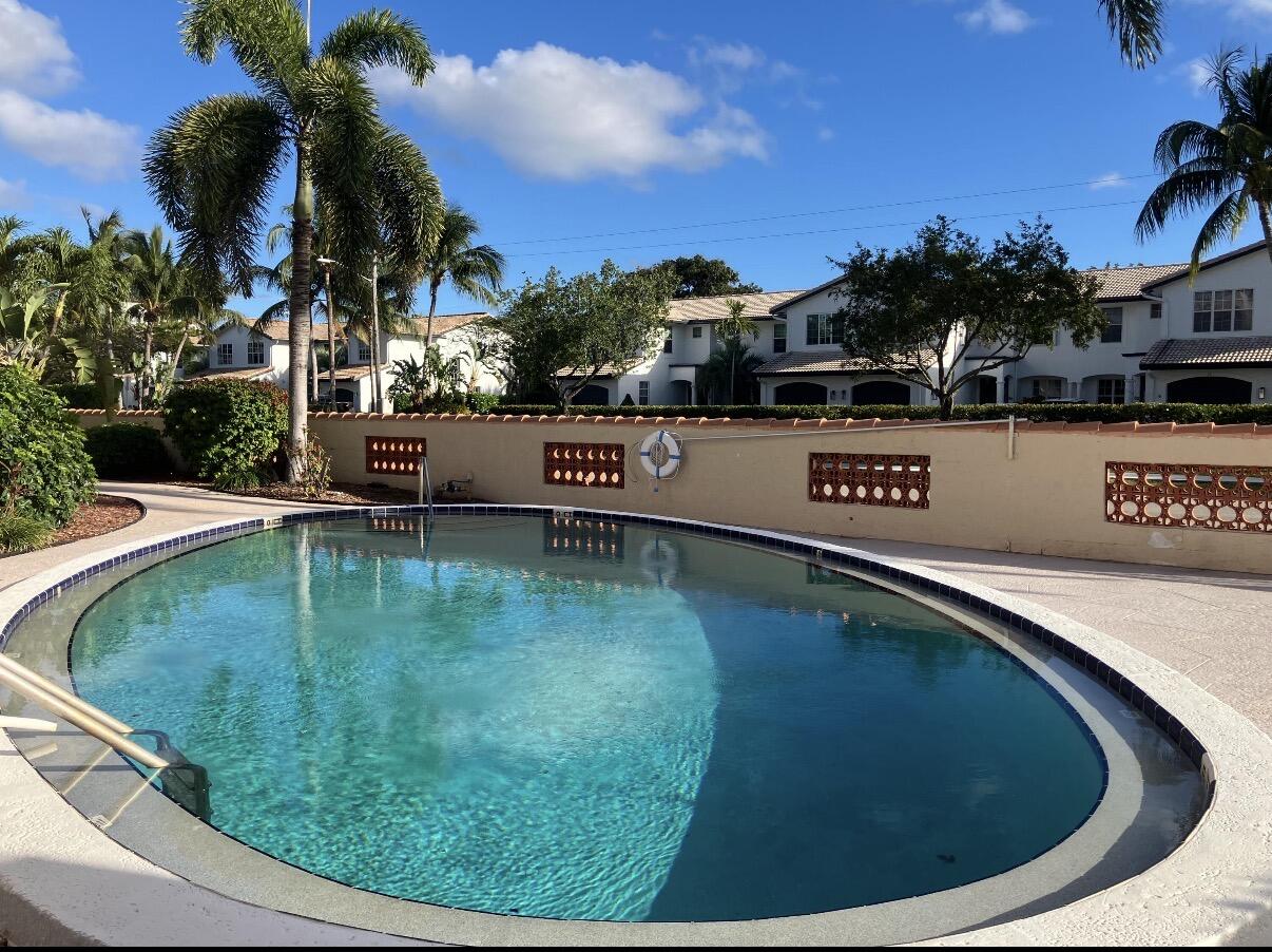 371 SW 8TH 0011