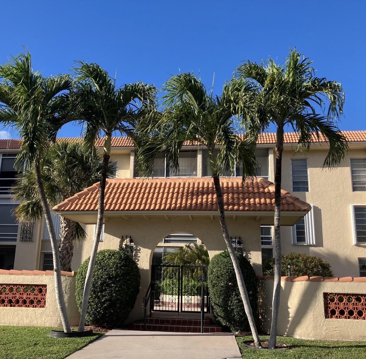 371 SW 8TH 0011