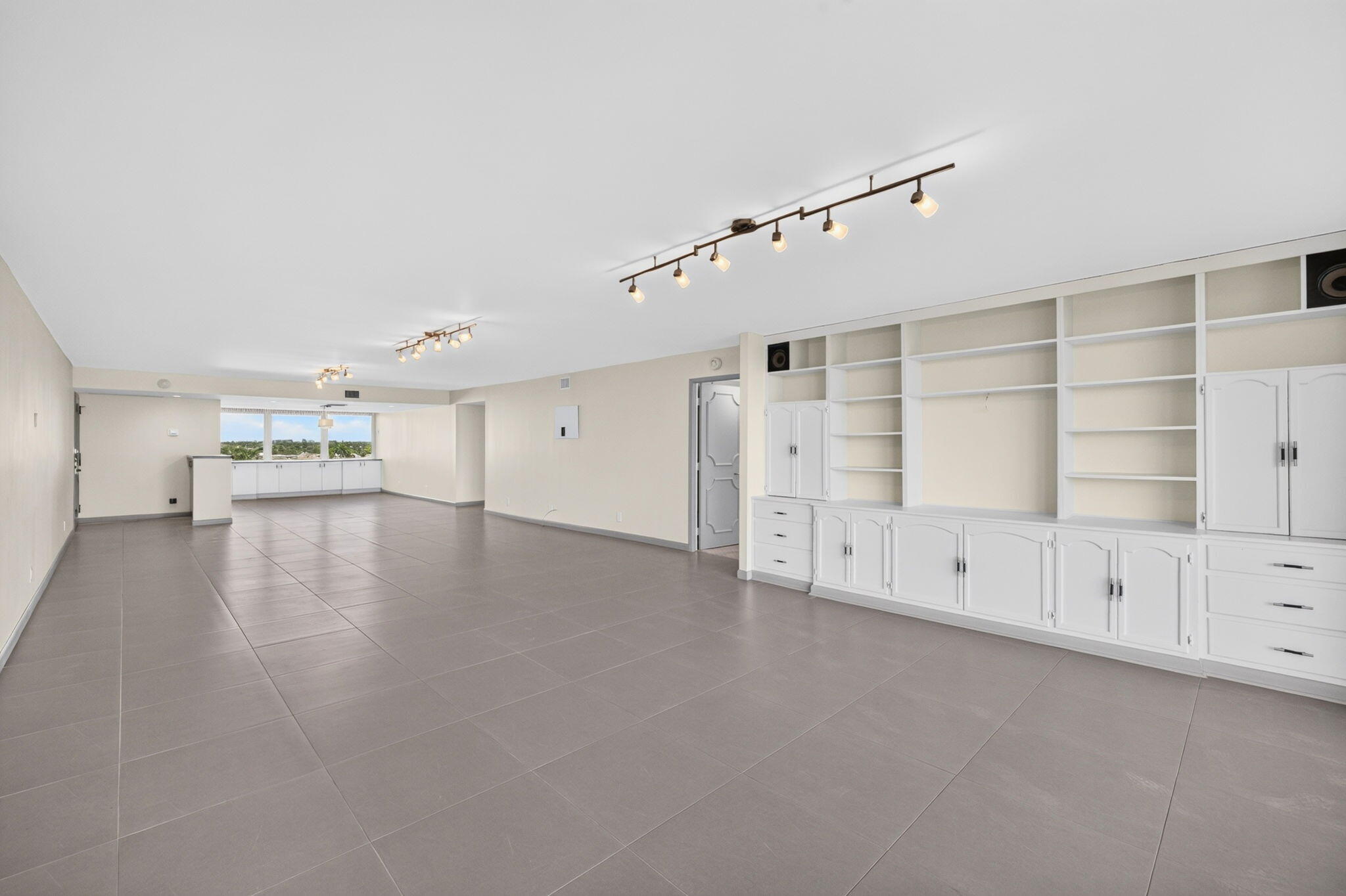 777 Bayshore Drive 701