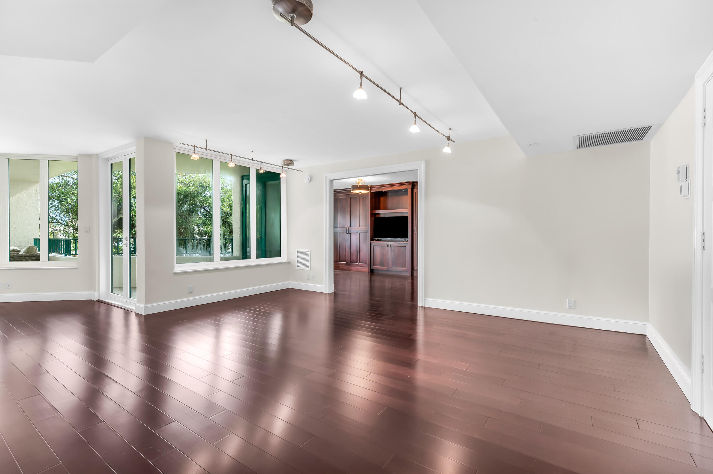 100 SE 5TH Avenue 202