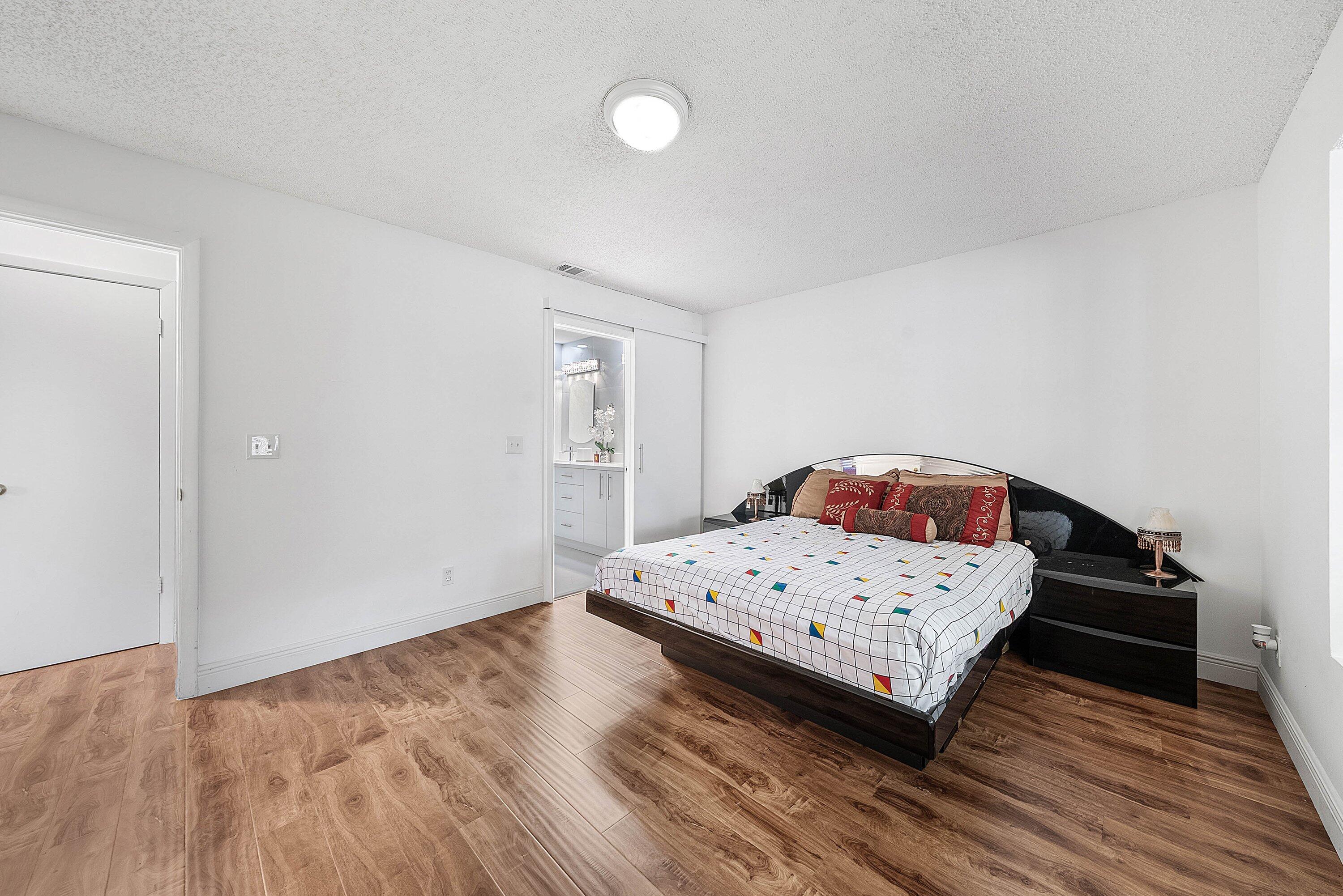 4830 BRIGHTON LAKES Boulevard