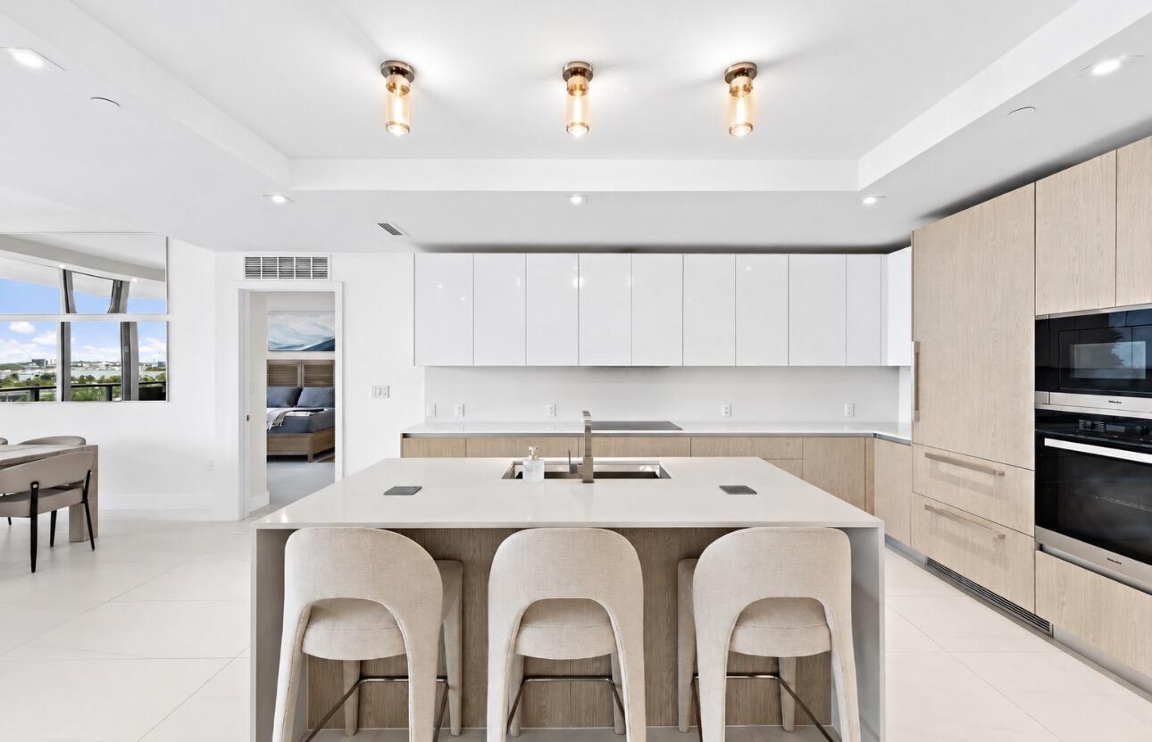3100 N Ocean Drive P-701