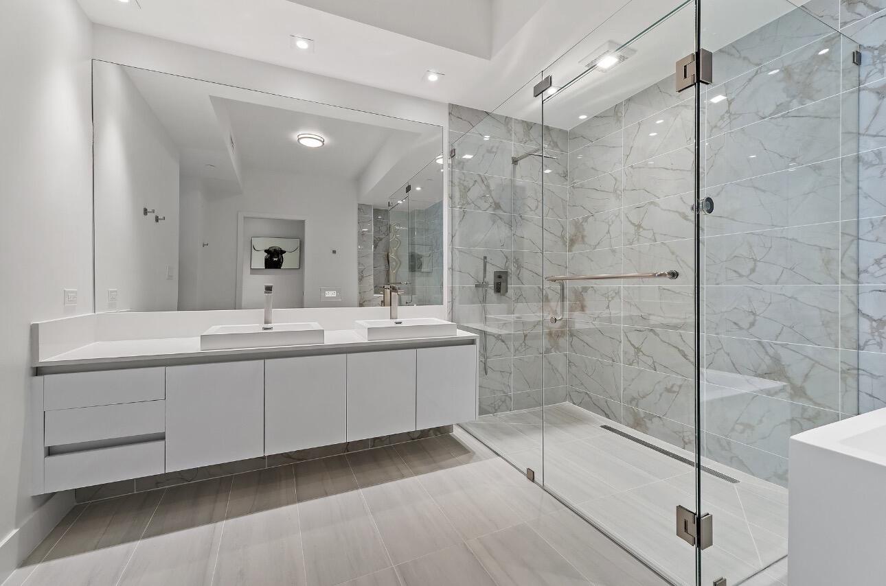3100 N Ocean Drive P-701