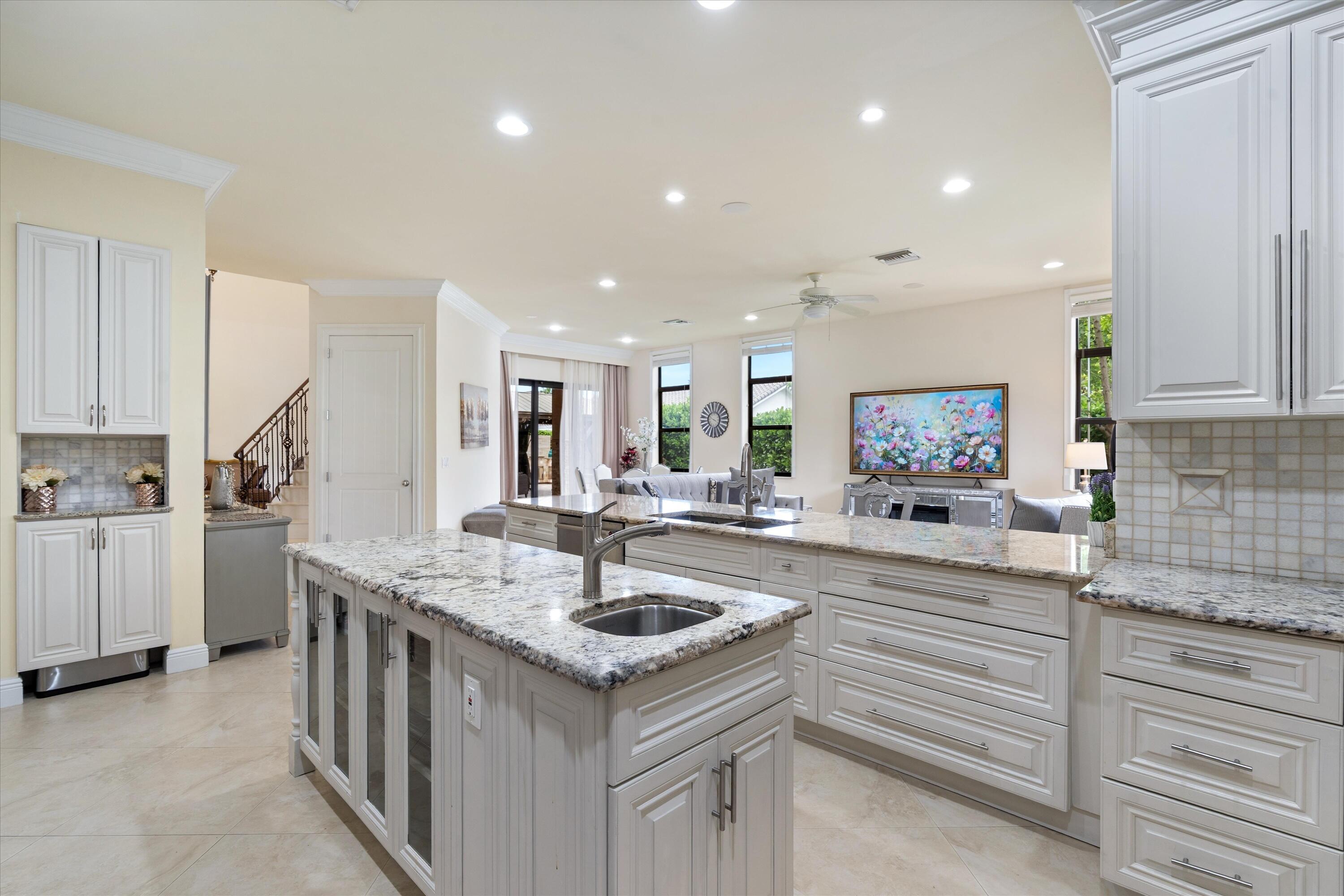 301 SANDALWOOD Lane
