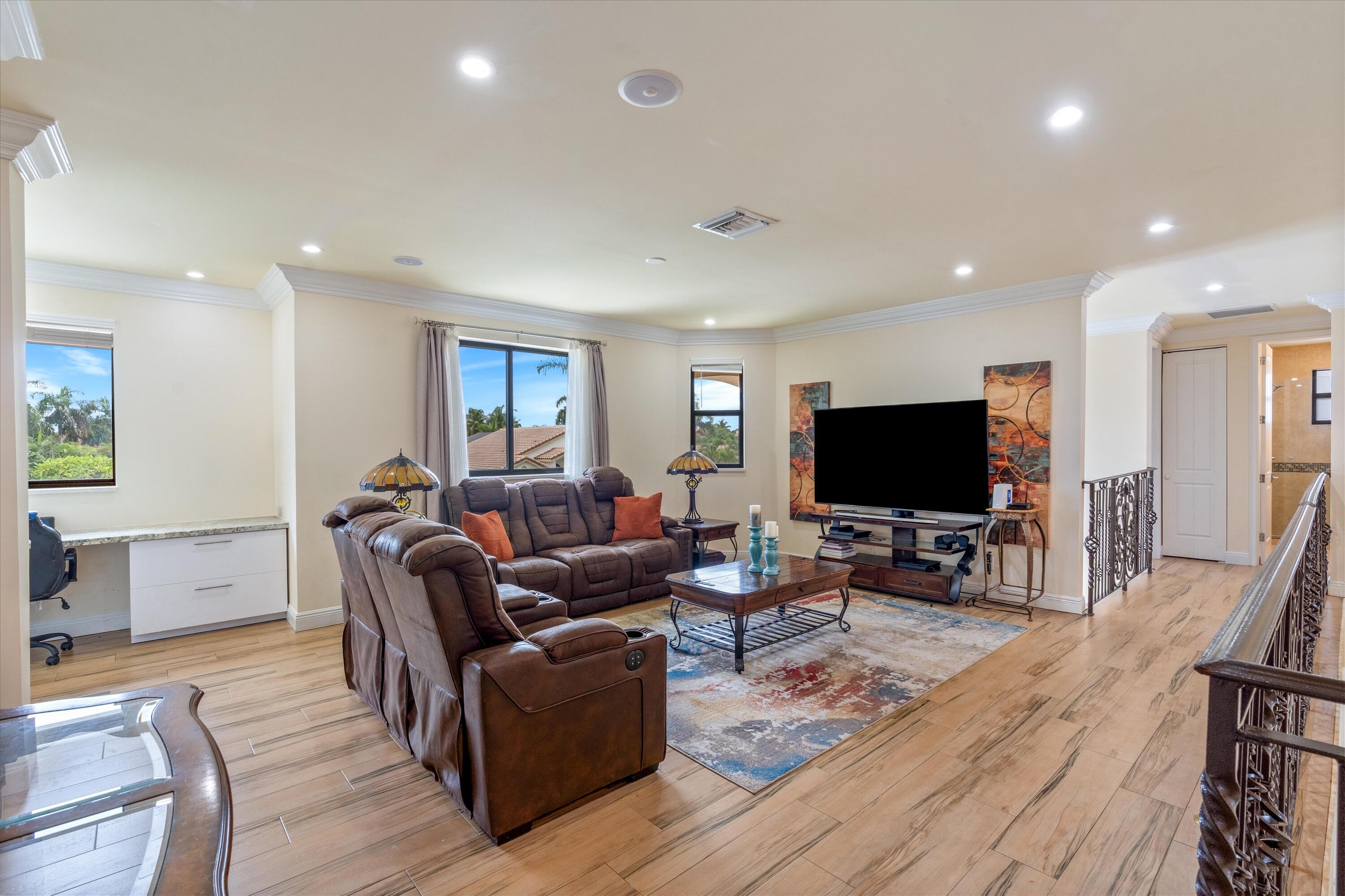 301 SANDALWOOD Lane