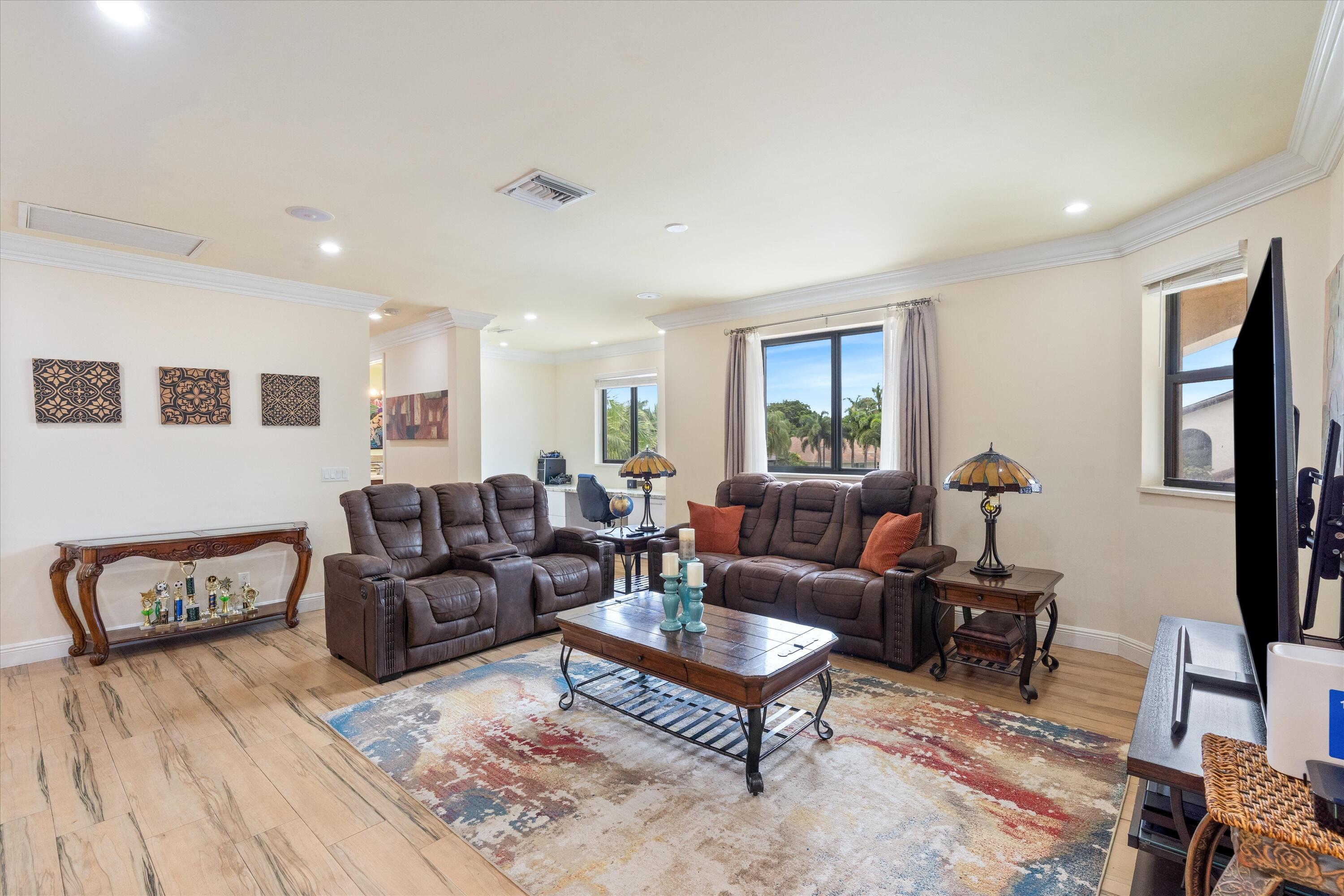 301 SANDALWOOD Lane