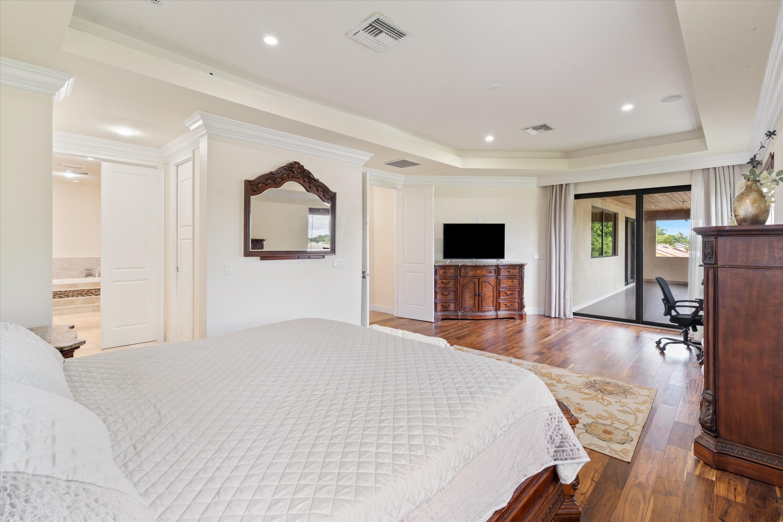 301 SANDALWOOD Lane