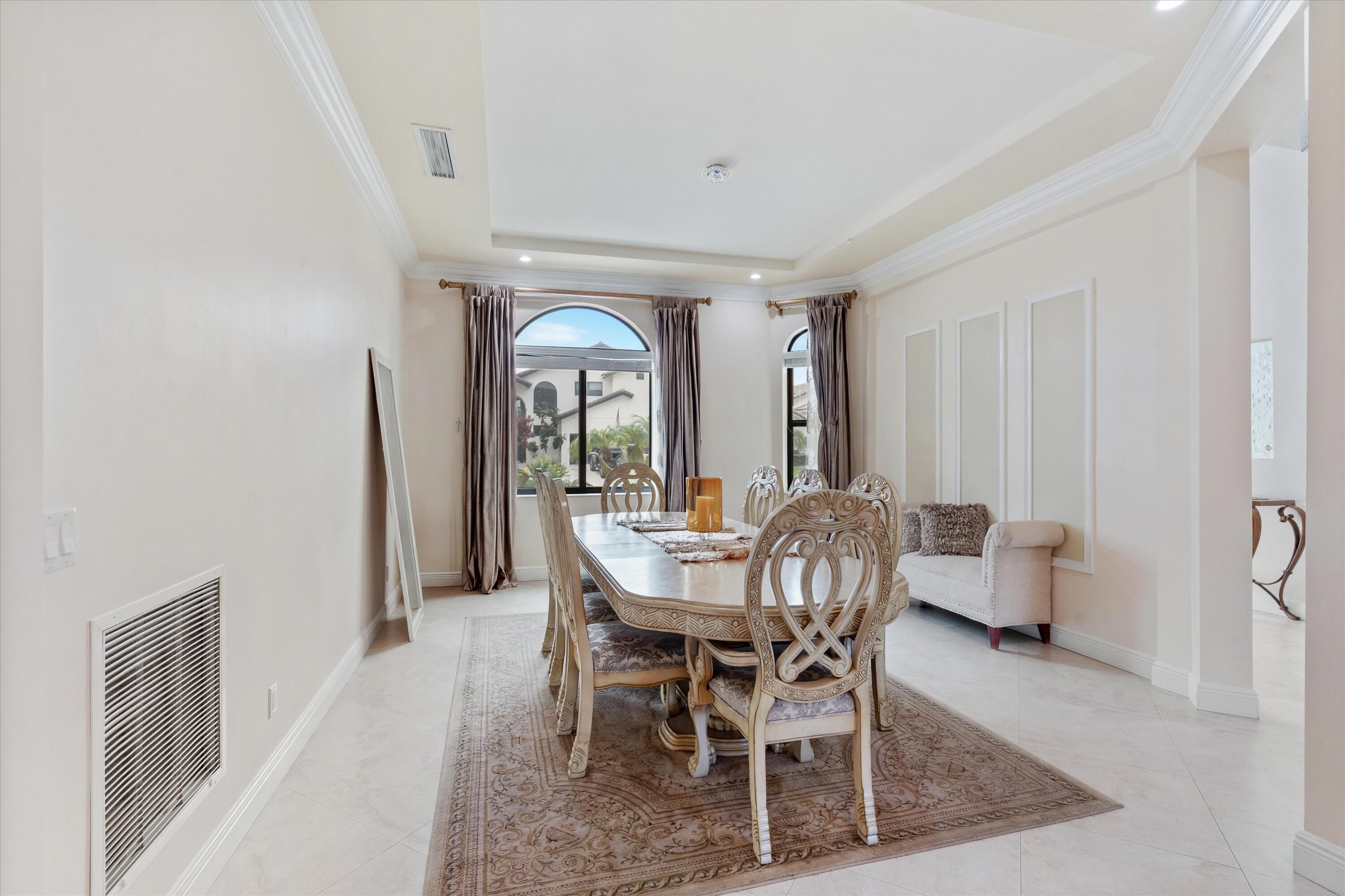 301 SANDALWOOD Lane