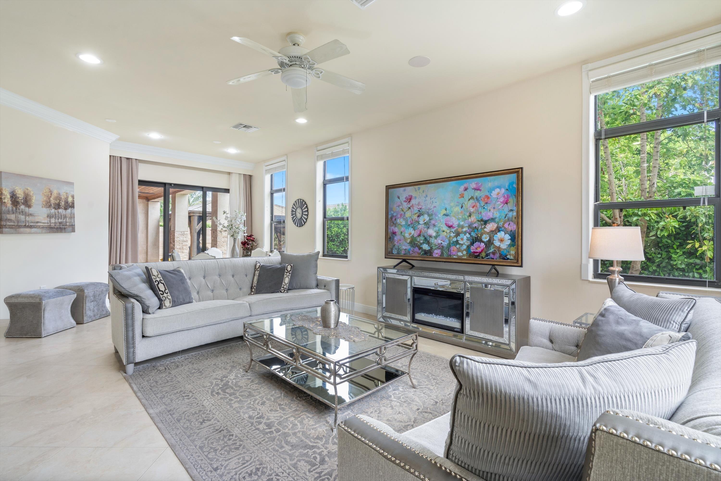 301 SANDALWOOD Lane