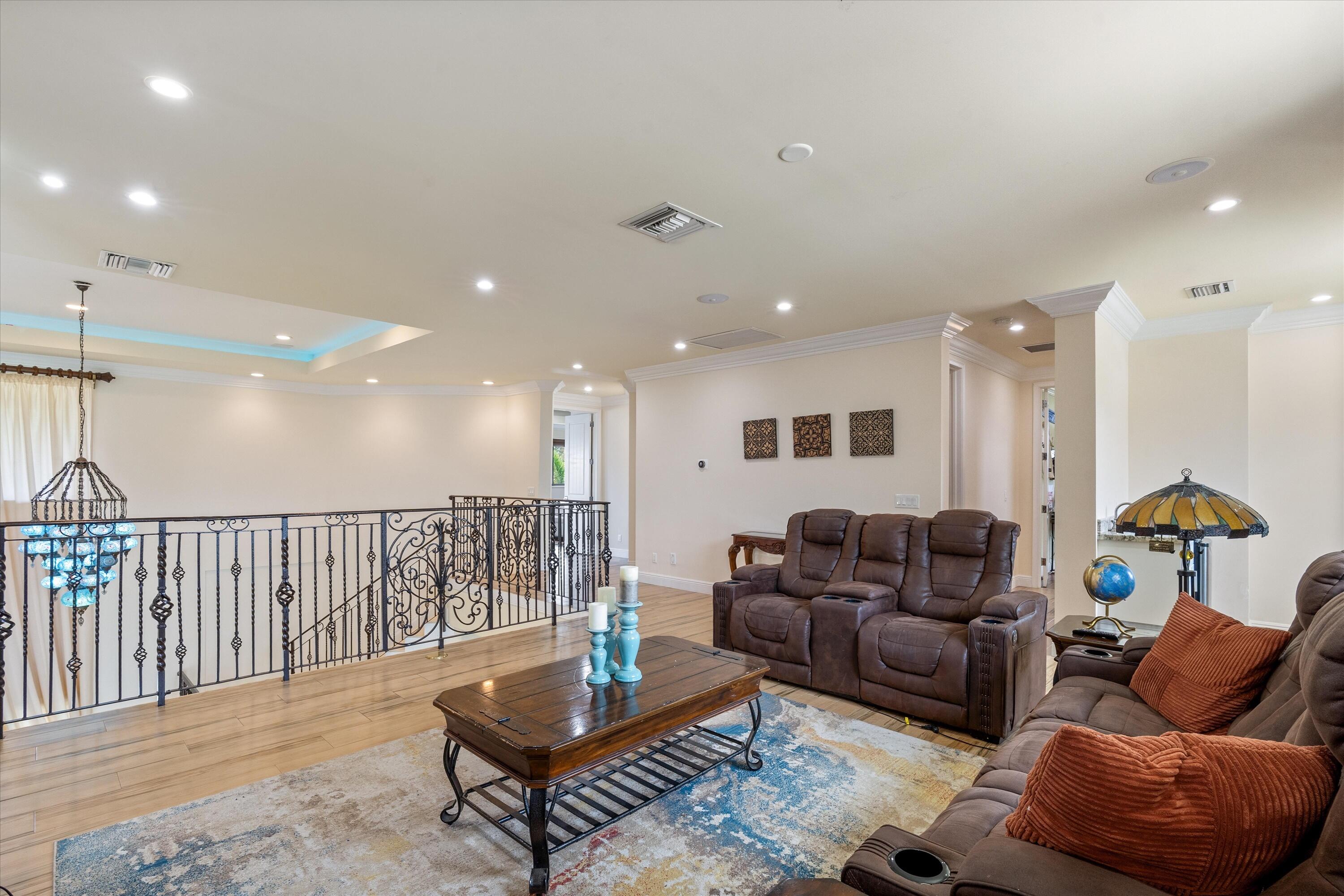 301 SANDALWOOD Lane