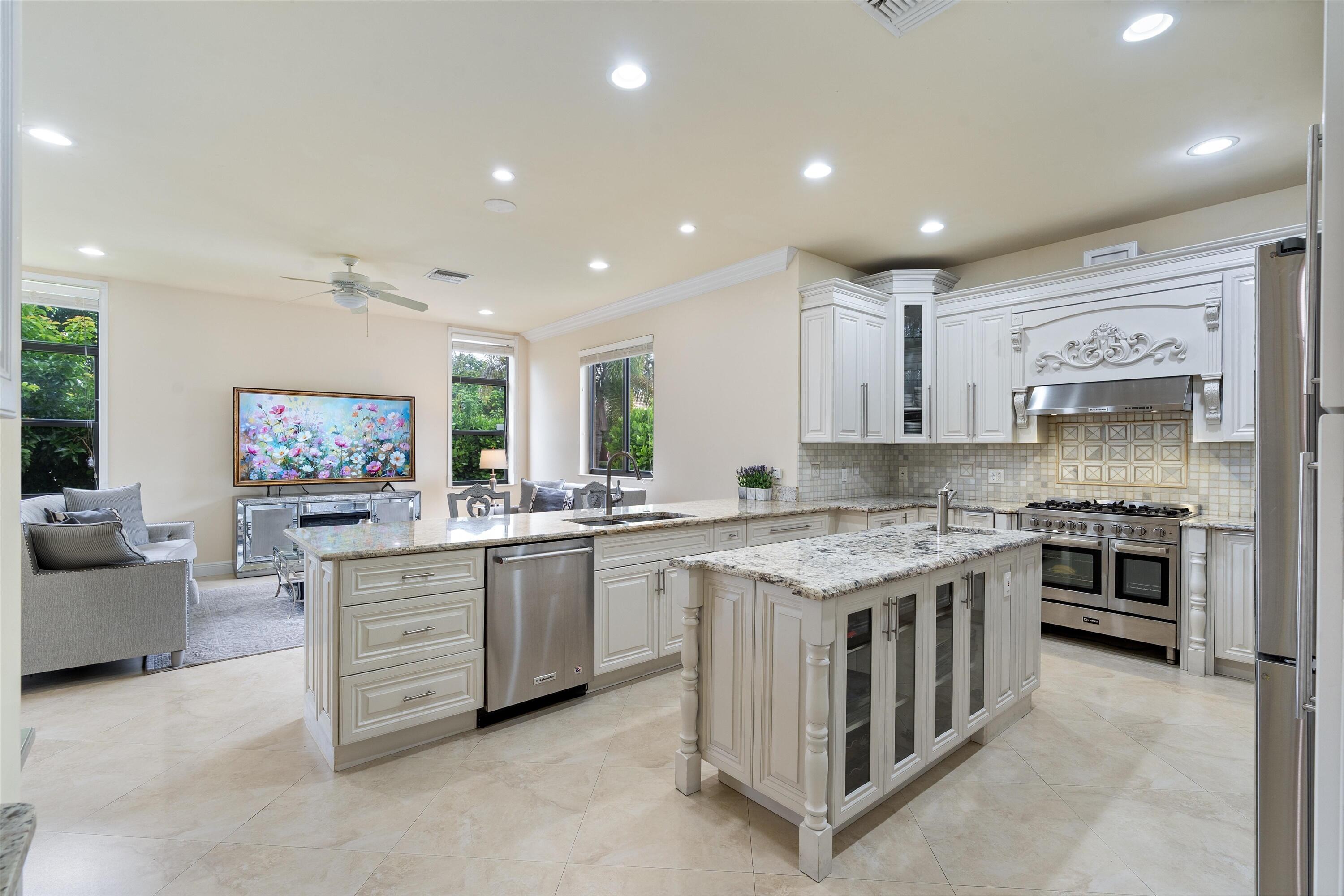 301 SANDALWOOD Lane