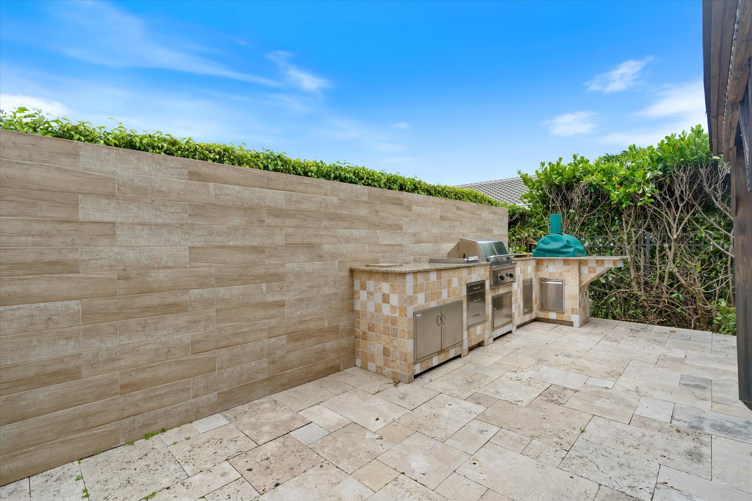 301 SANDALWOOD Lane