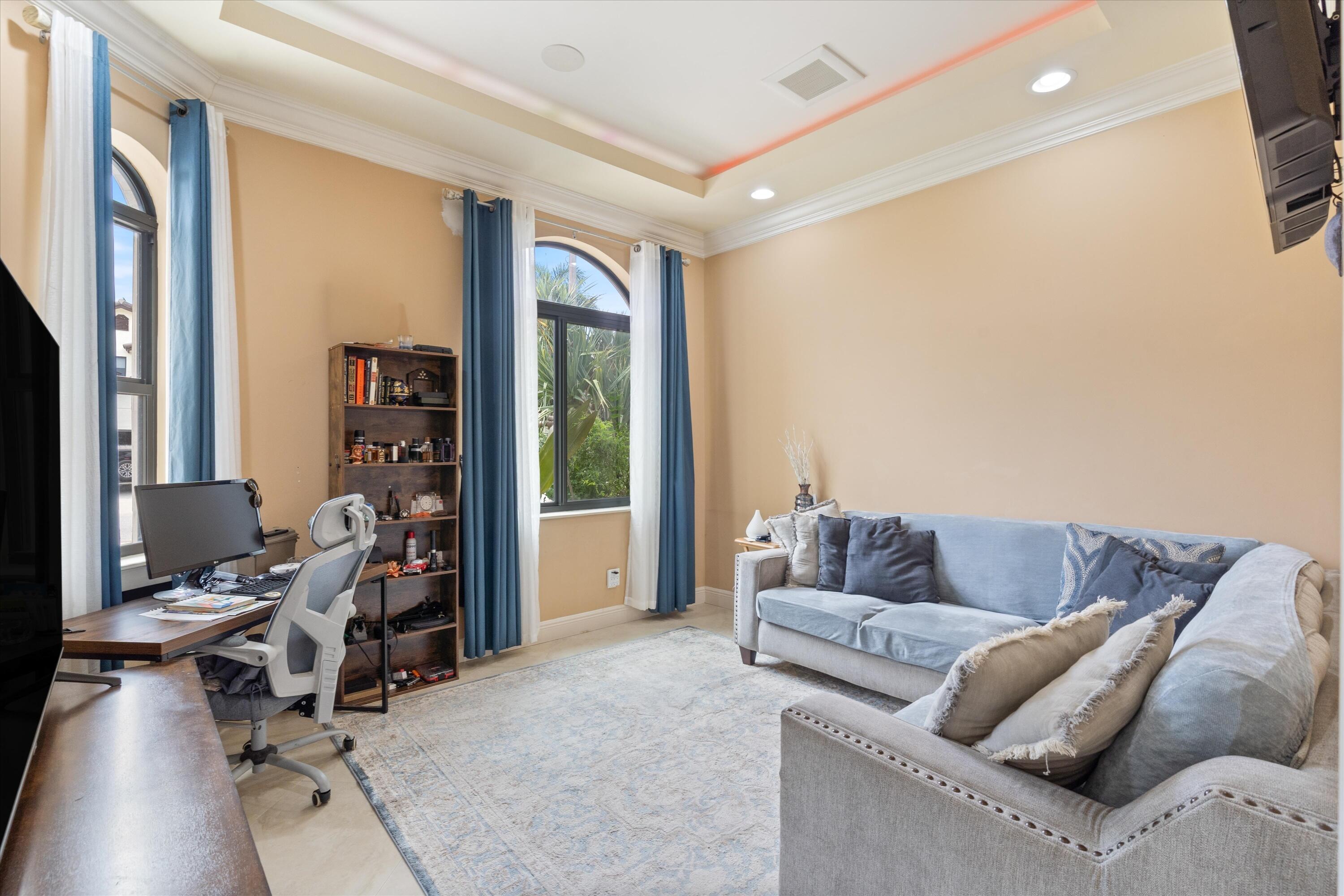 301 SANDALWOOD Lane