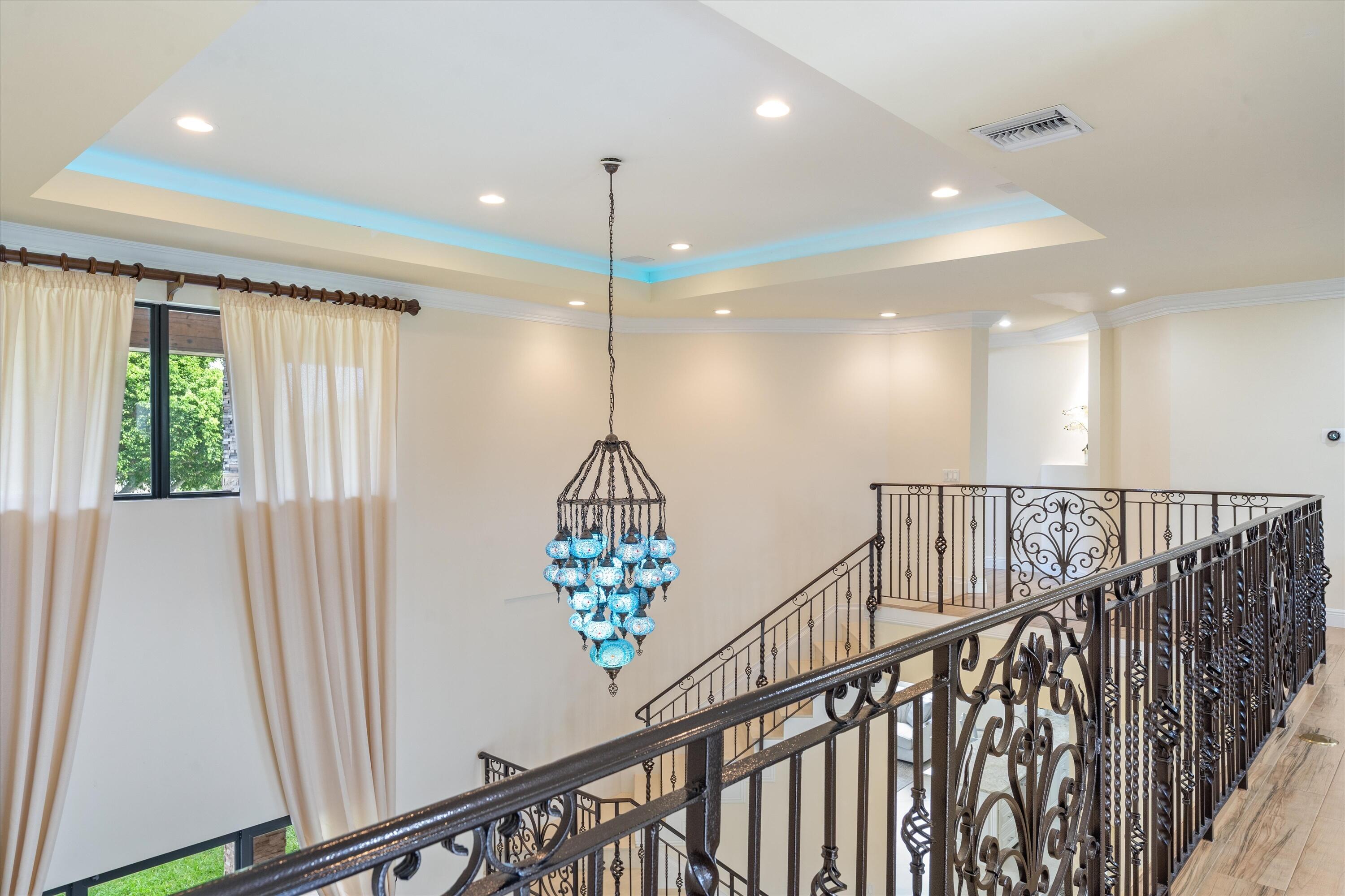 301 SANDALWOOD Lane