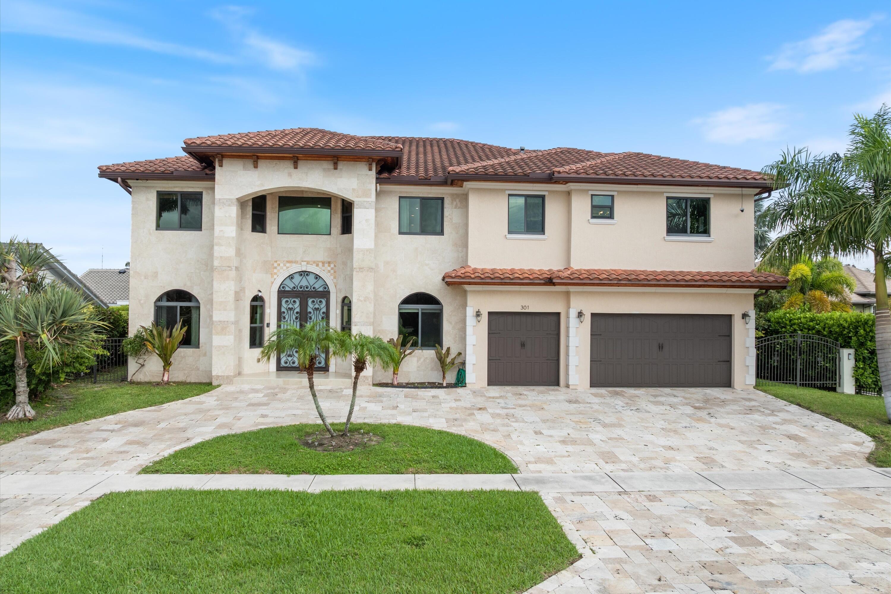 301 SANDALWOOD Lane