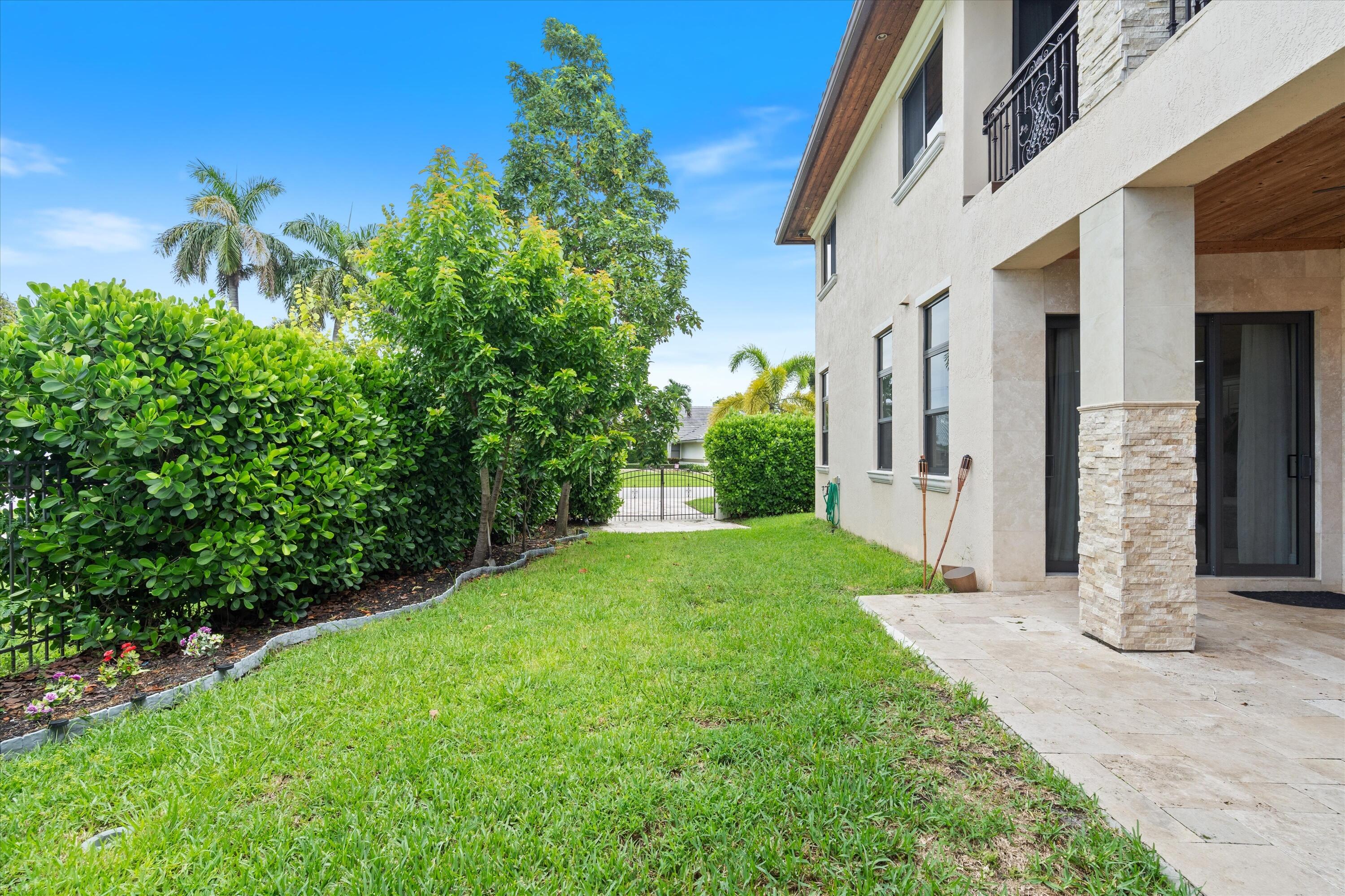 301 SANDALWOOD Lane