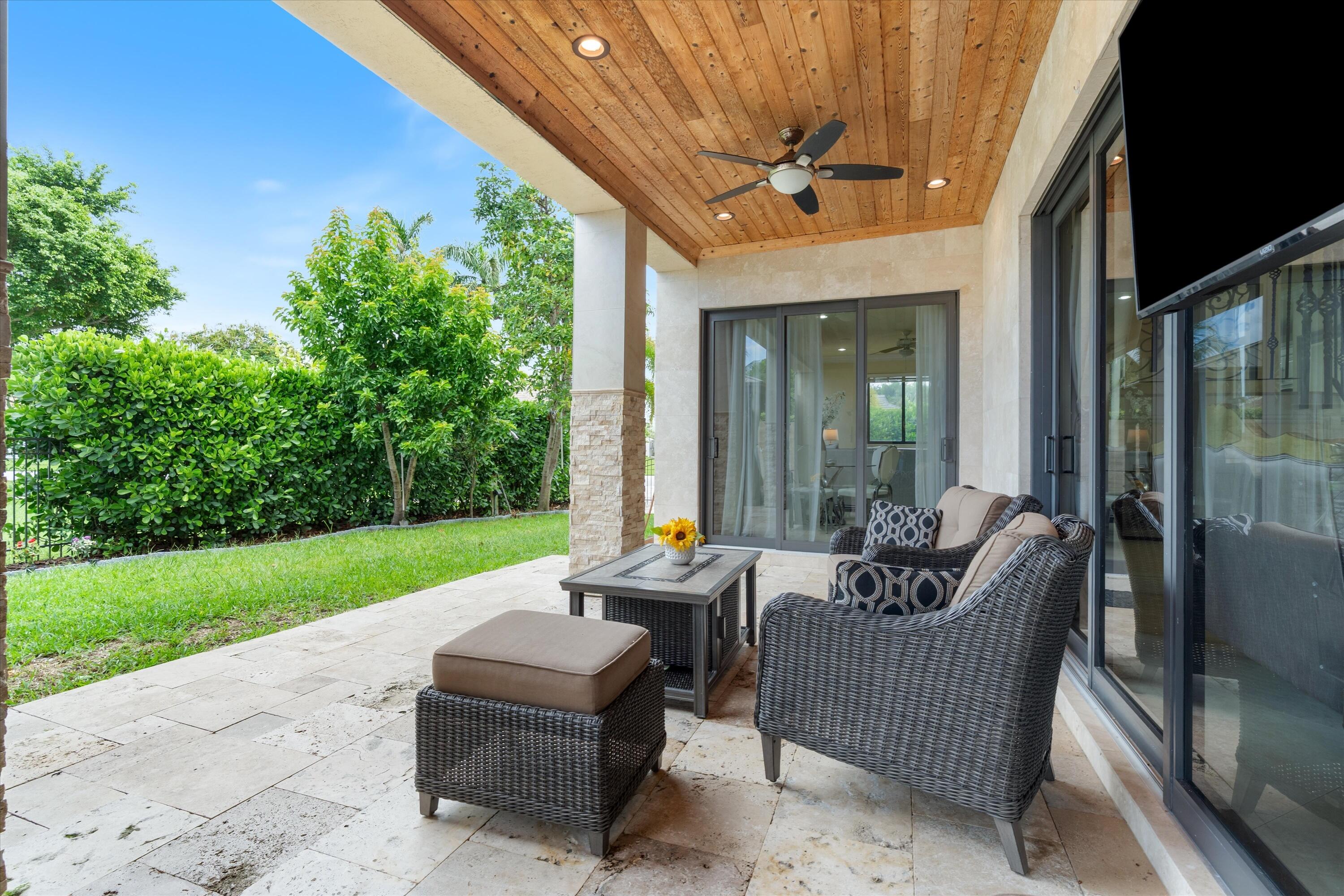 301 SANDALWOOD Lane