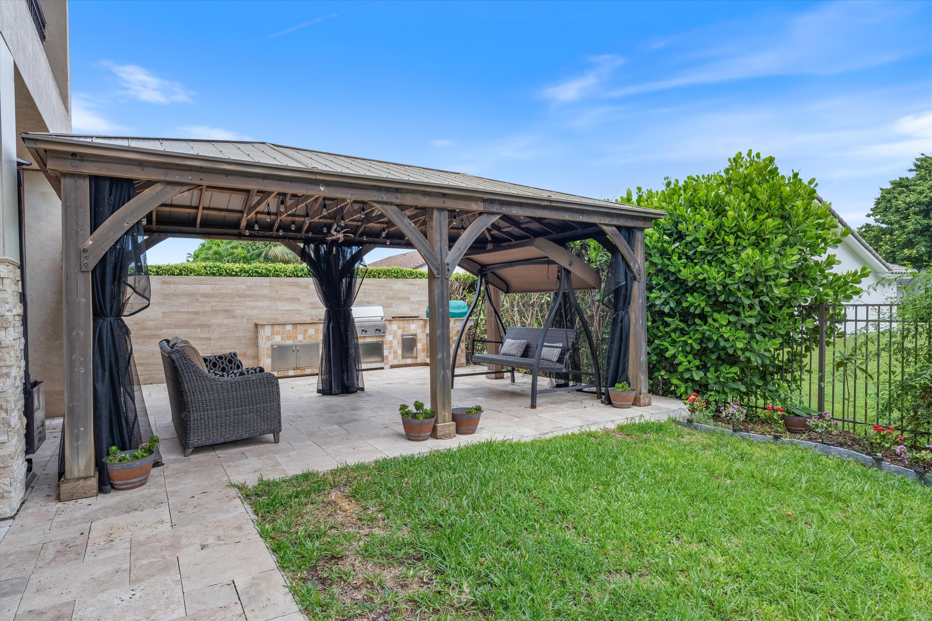 301 SANDALWOOD Lane