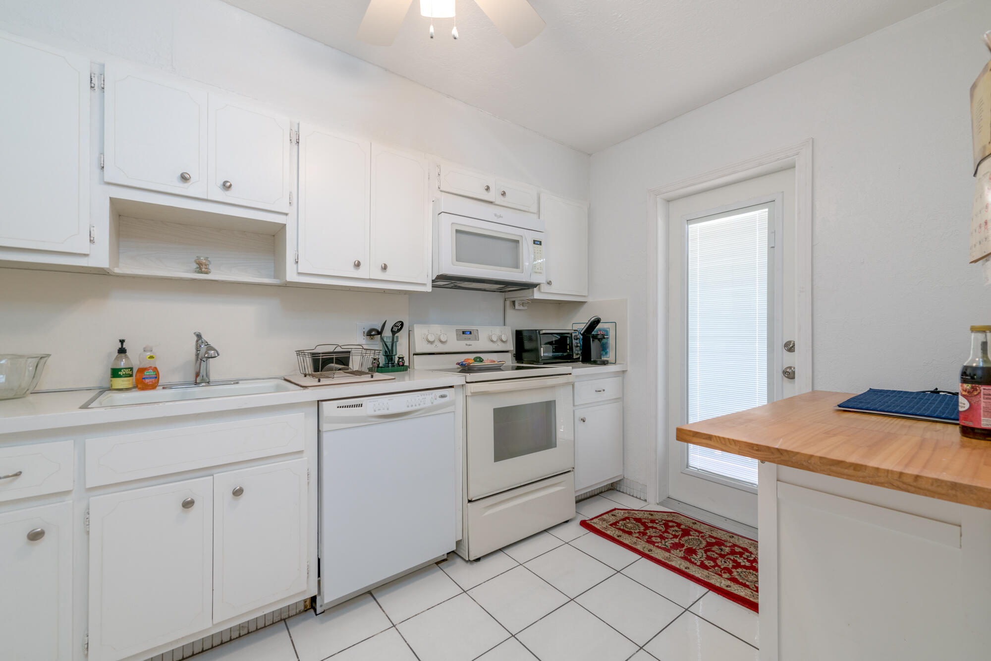 2731 NE 14TH ST 427