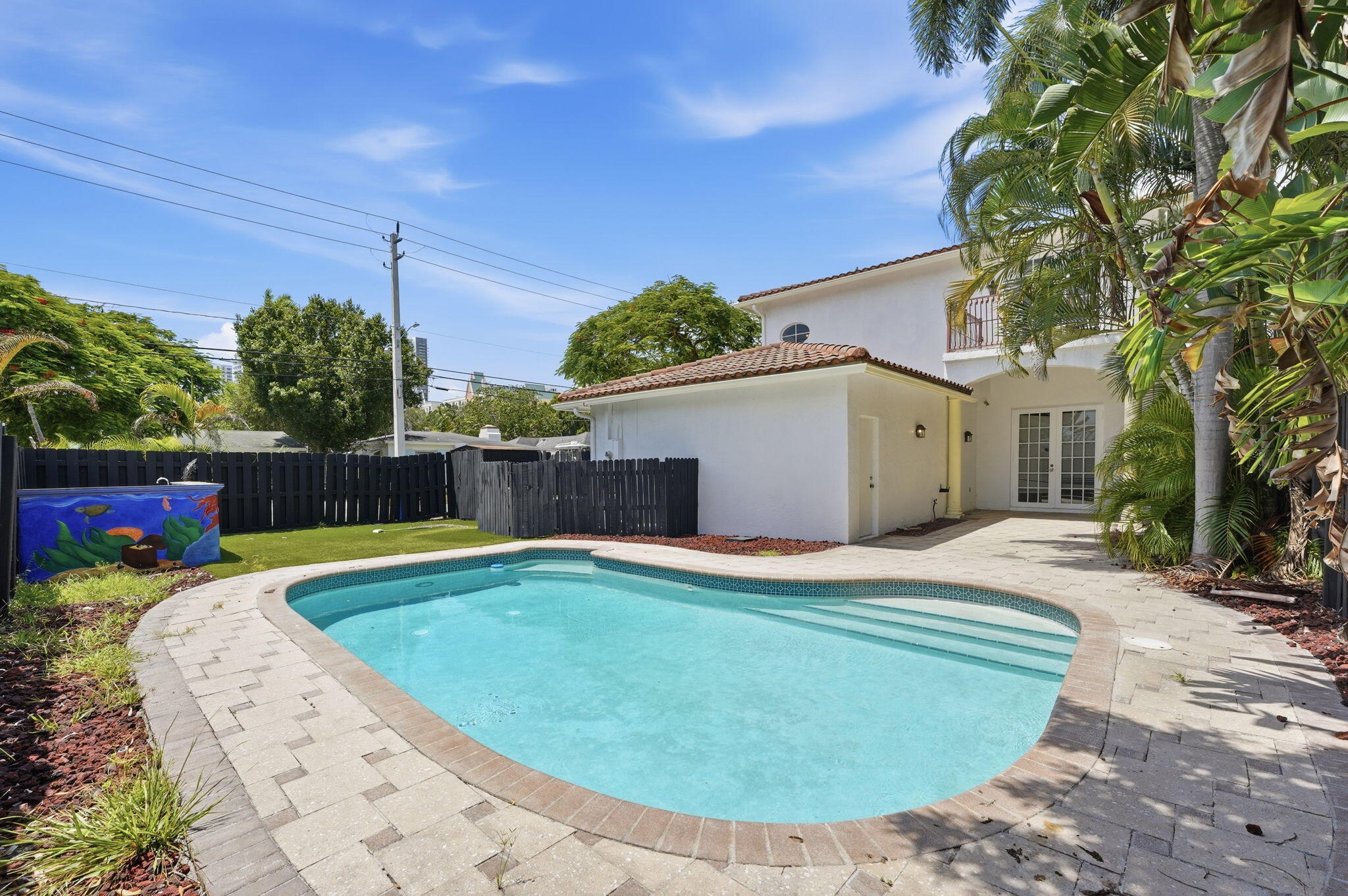 400 NE 8th Avenue