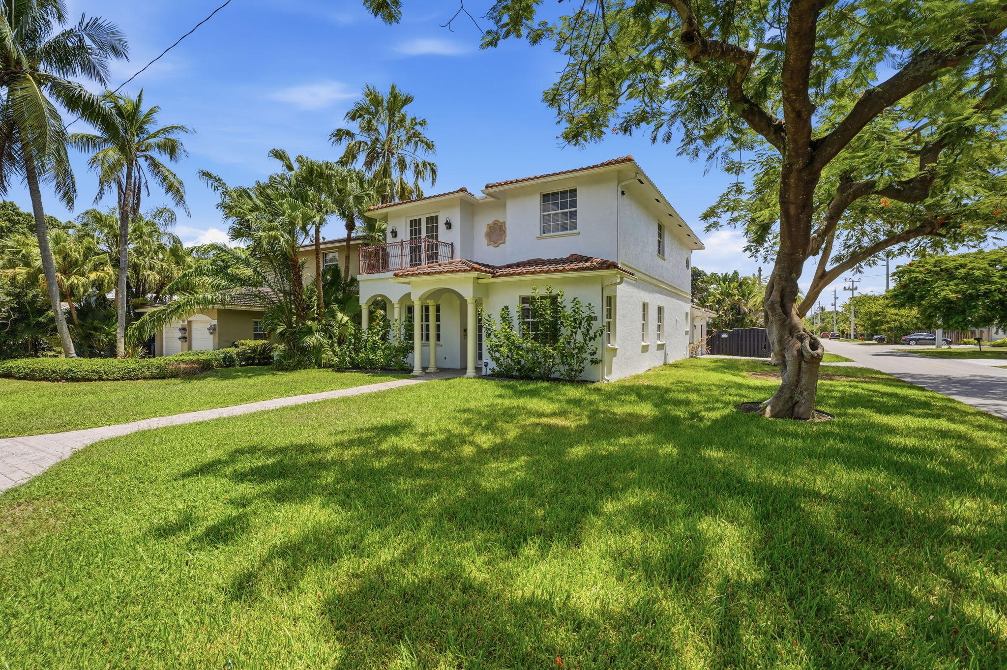 400 NE 8th Avenue
